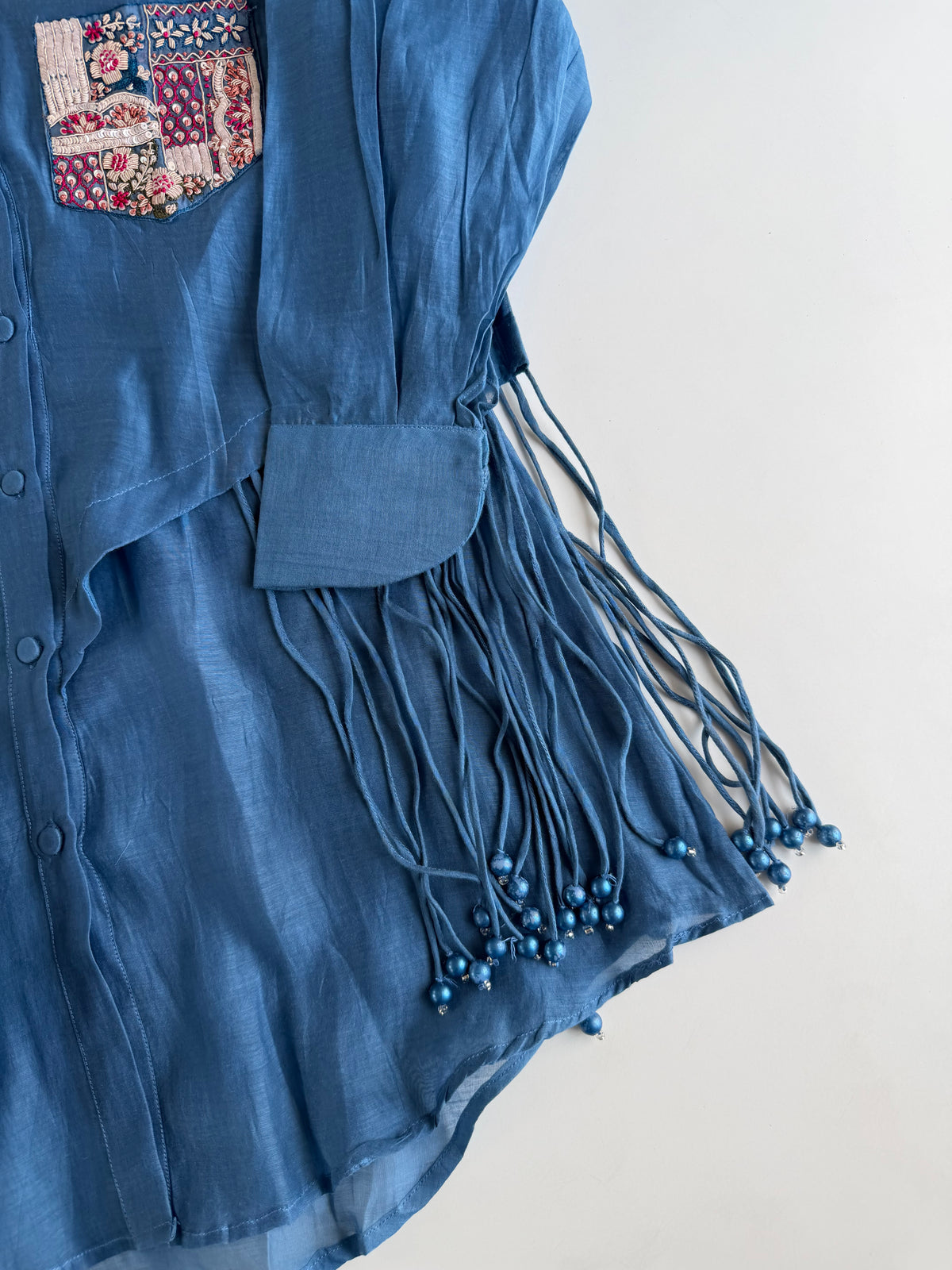 K053 - Mul-Chanderi-Koordinationsset mit Handarbeit