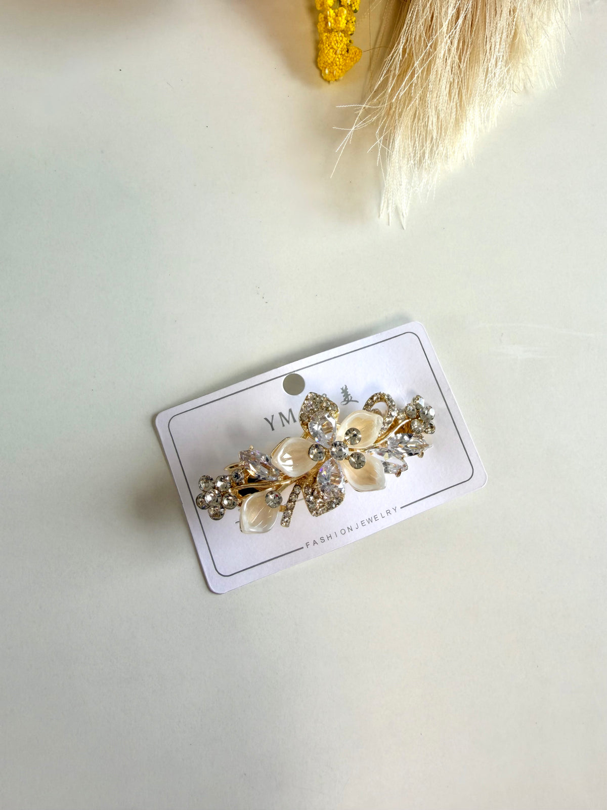 A047 – Designer-Haarspange mit Steinbesatz