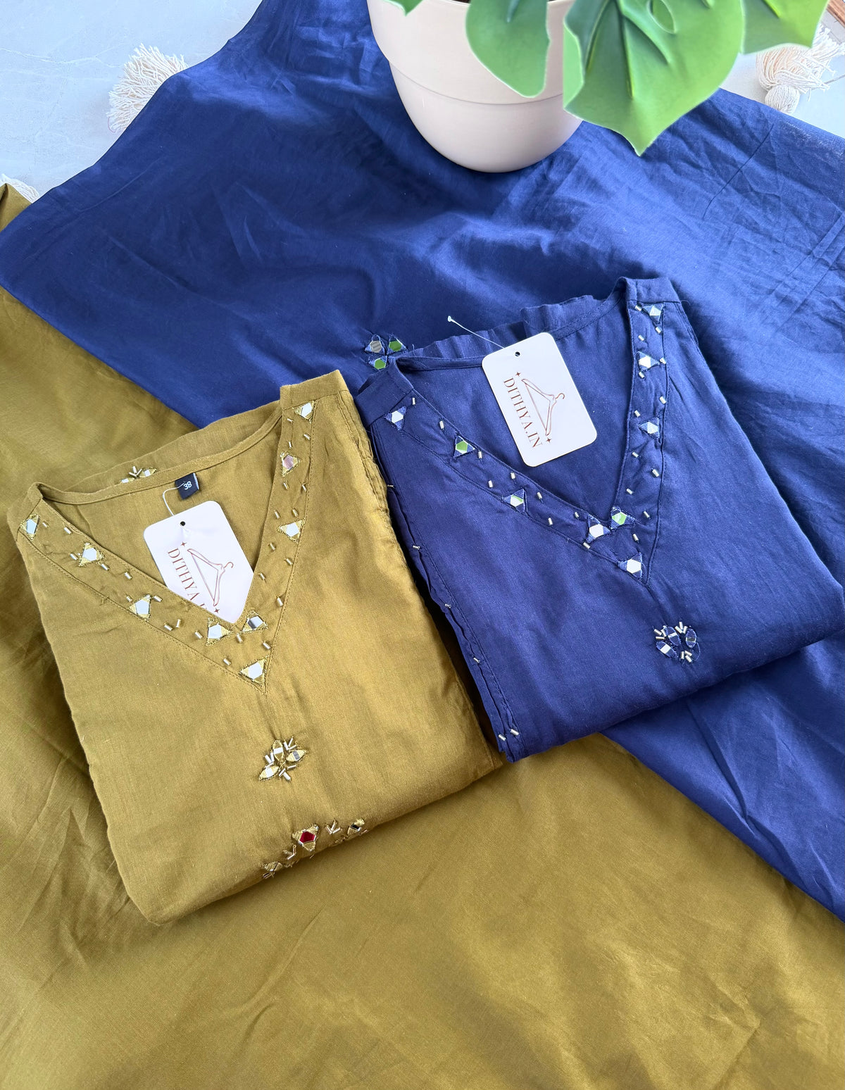 K300 – A-Linien-Kurti aus Mul-Baumwolle mit Spiegelstickerei, inklusive Hose und Dupatta, in 2 Farben
