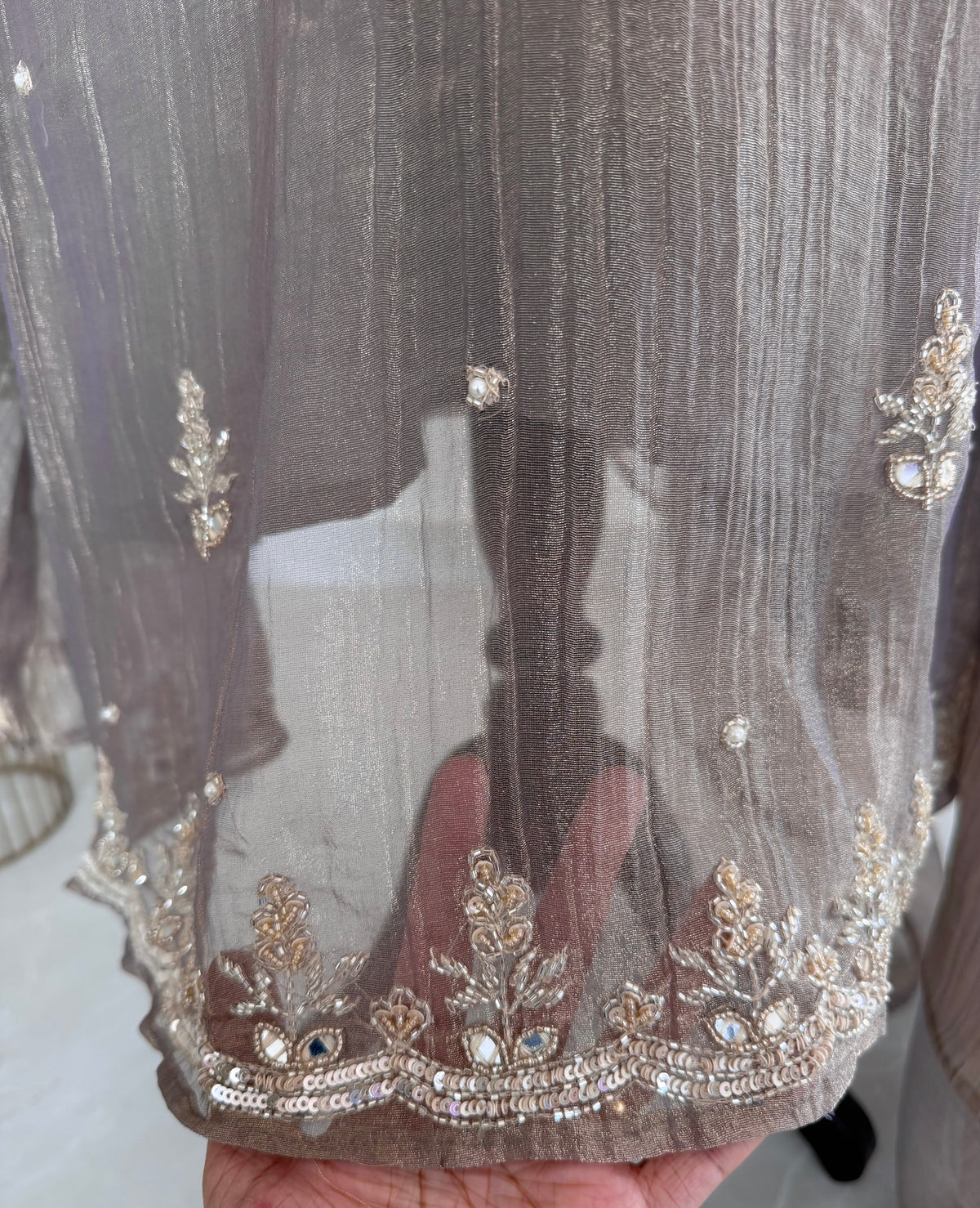 K712 – Anarkali aus gecrushtem Glas-Gewebe mit Handarbeit, inklusive Hose und Dupatta, in 2 Farben