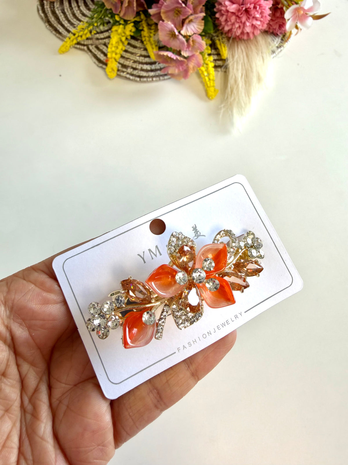 A047 – Designer-Haarspange mit Steinbesatz