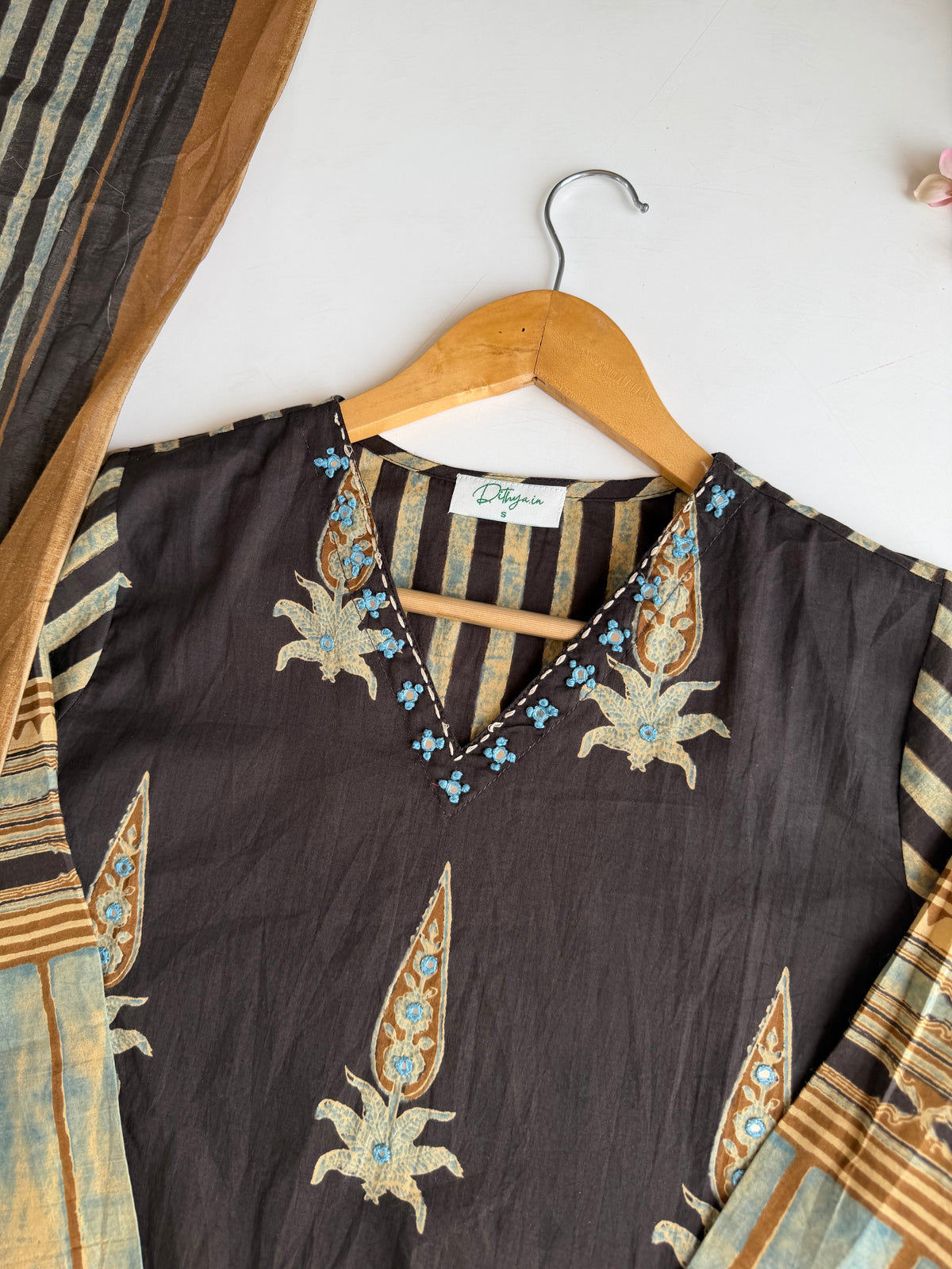 K727 - Mul cotton printed straight Kurti with pants and dupatta