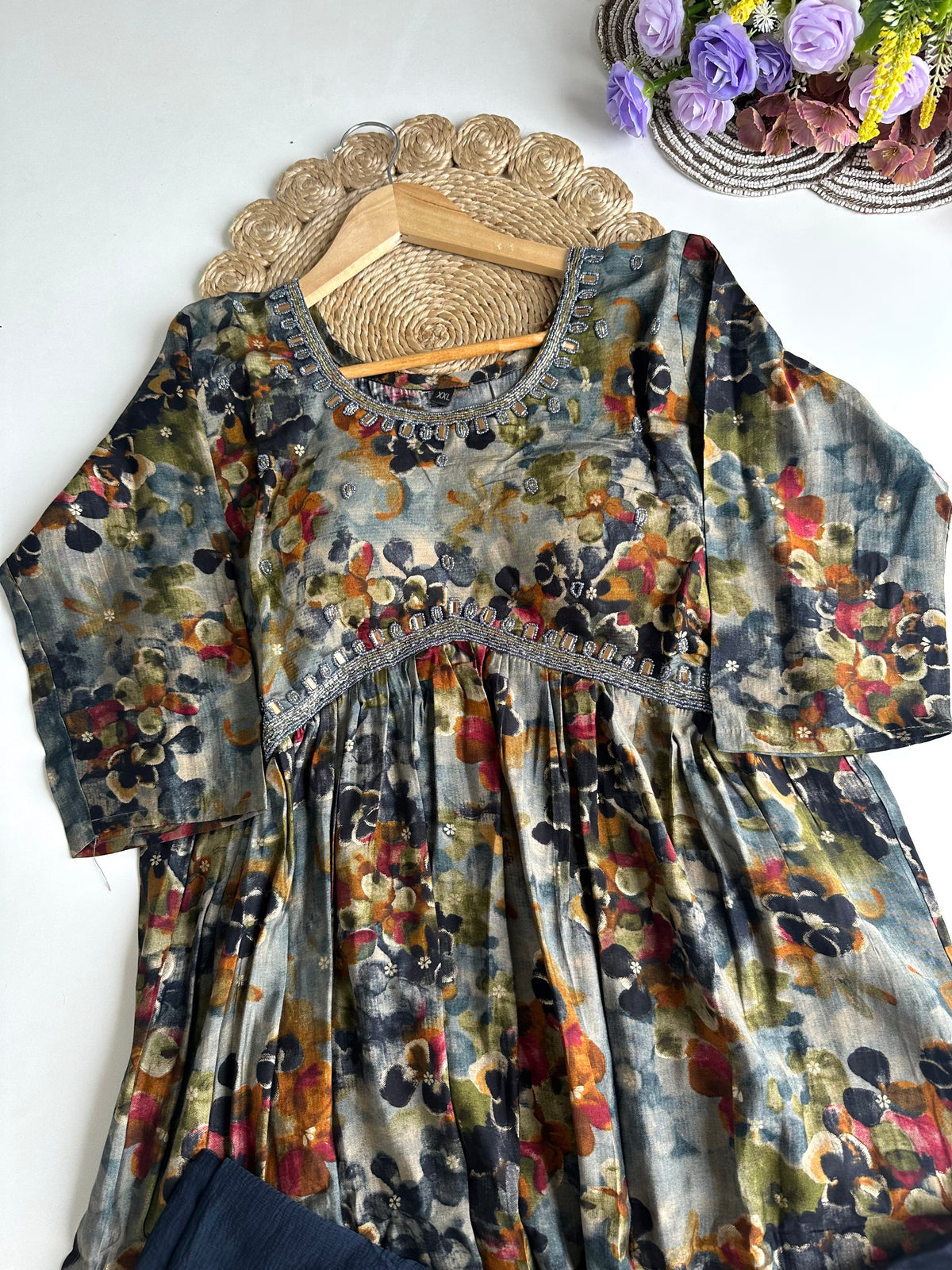 D176 – Anarkali-Kleid im Alia-Schnitt aus Musselin mit Hose und Dupatta