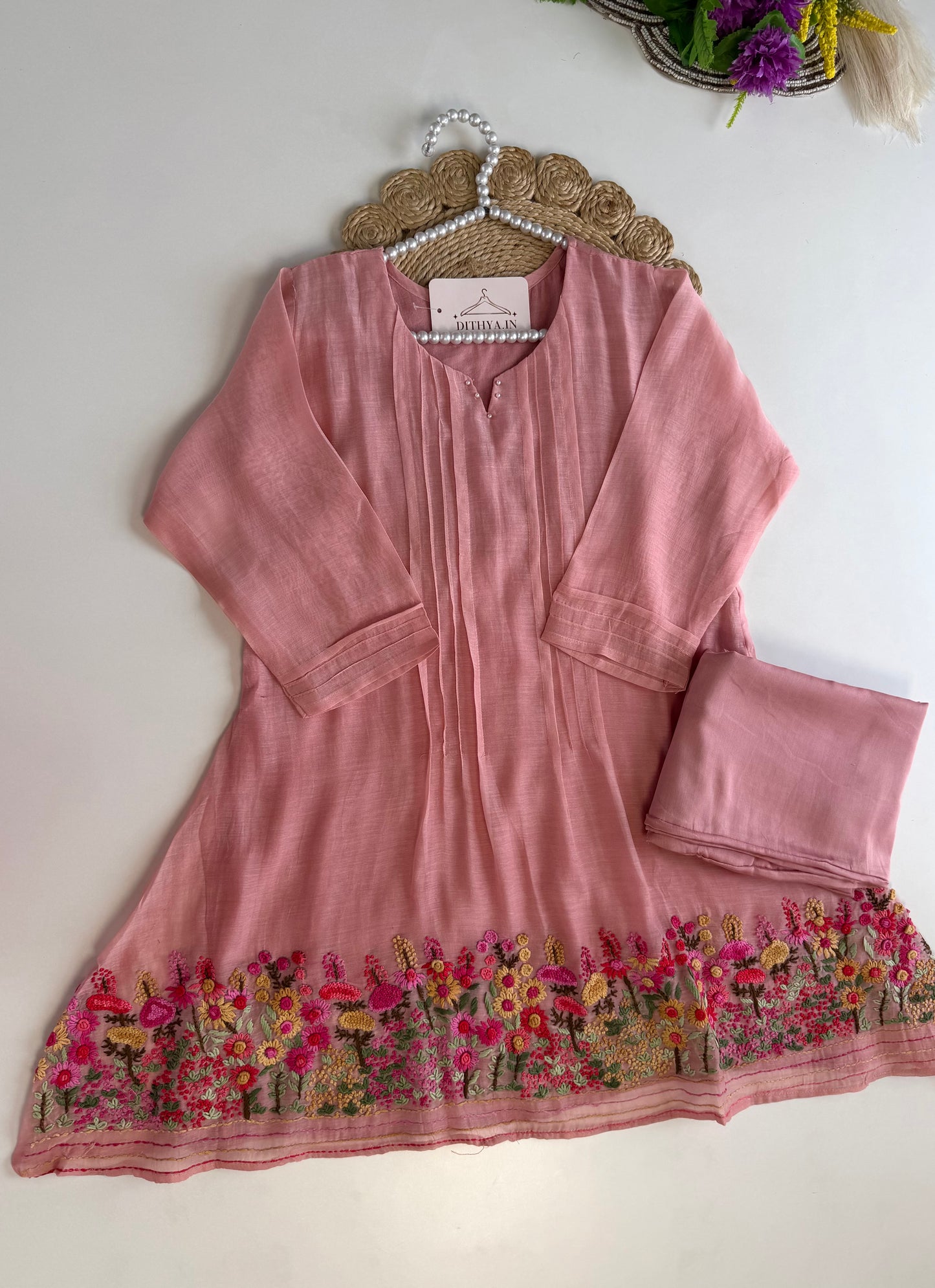 K562 - Mul chanderi embroidered coord set