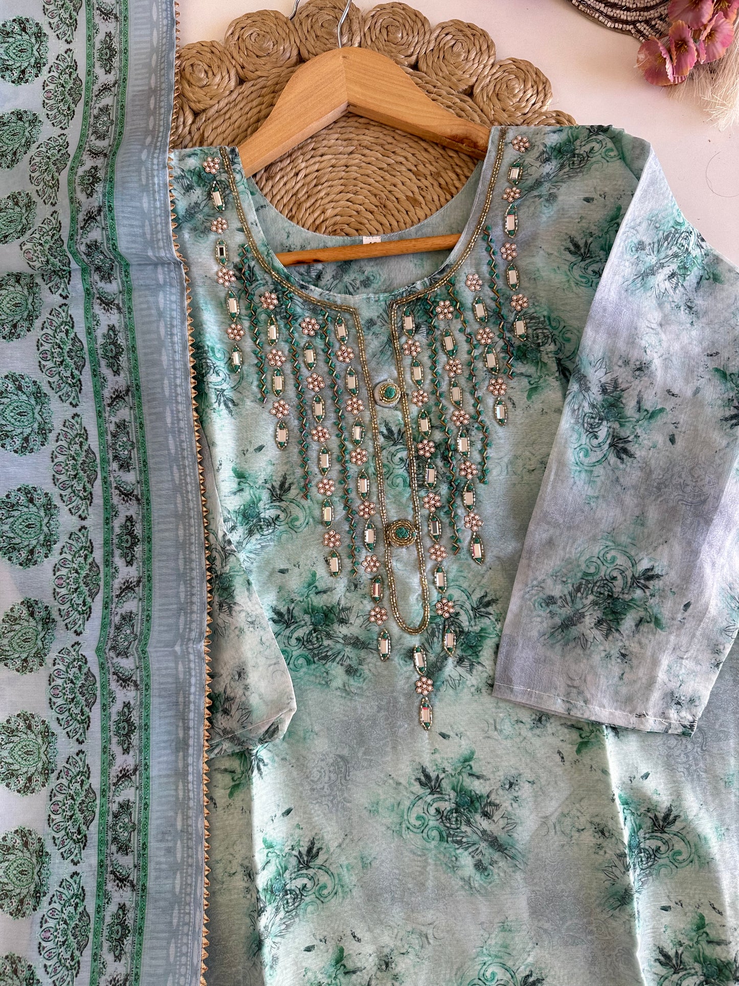 D382 - Muslin silk straight kurti with dupatta