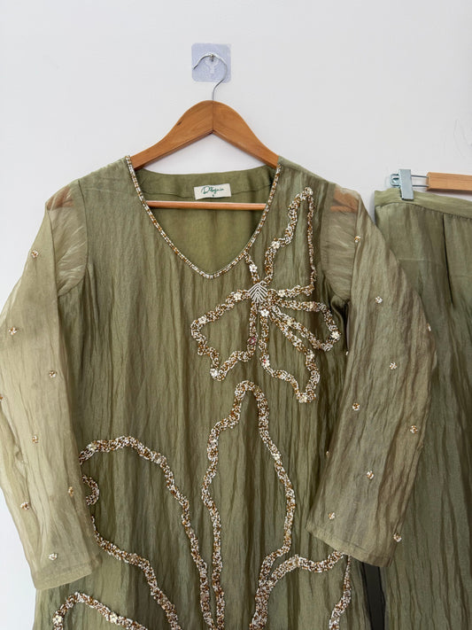 K112 - Crush tissue silk handwork coord set