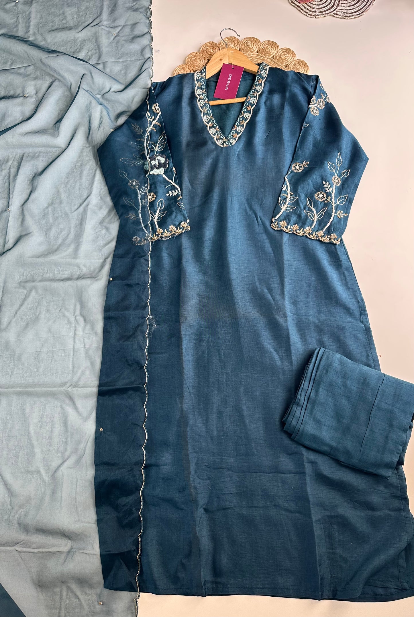 D025 -Dola silk straight kurti with pants and dupatta