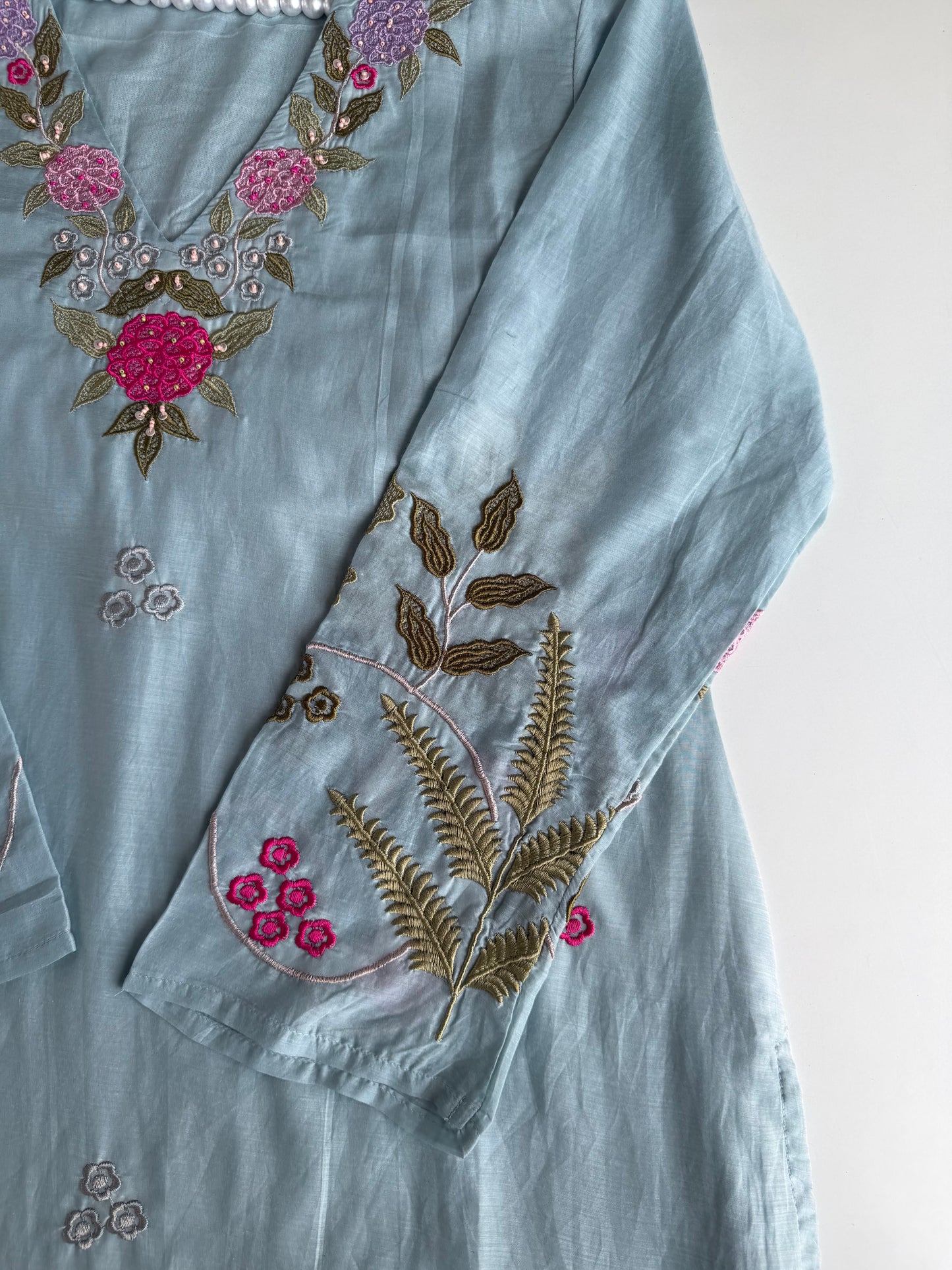 K090 - Mul chanderi appliqué work Anarkali with pants and dupatta