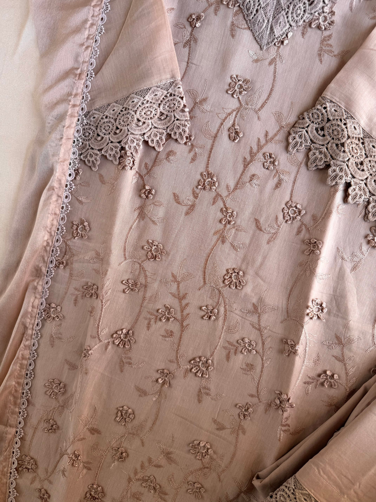 K551 - Mul chanderi 3D embroidered straight Kurti with pants and dupatta