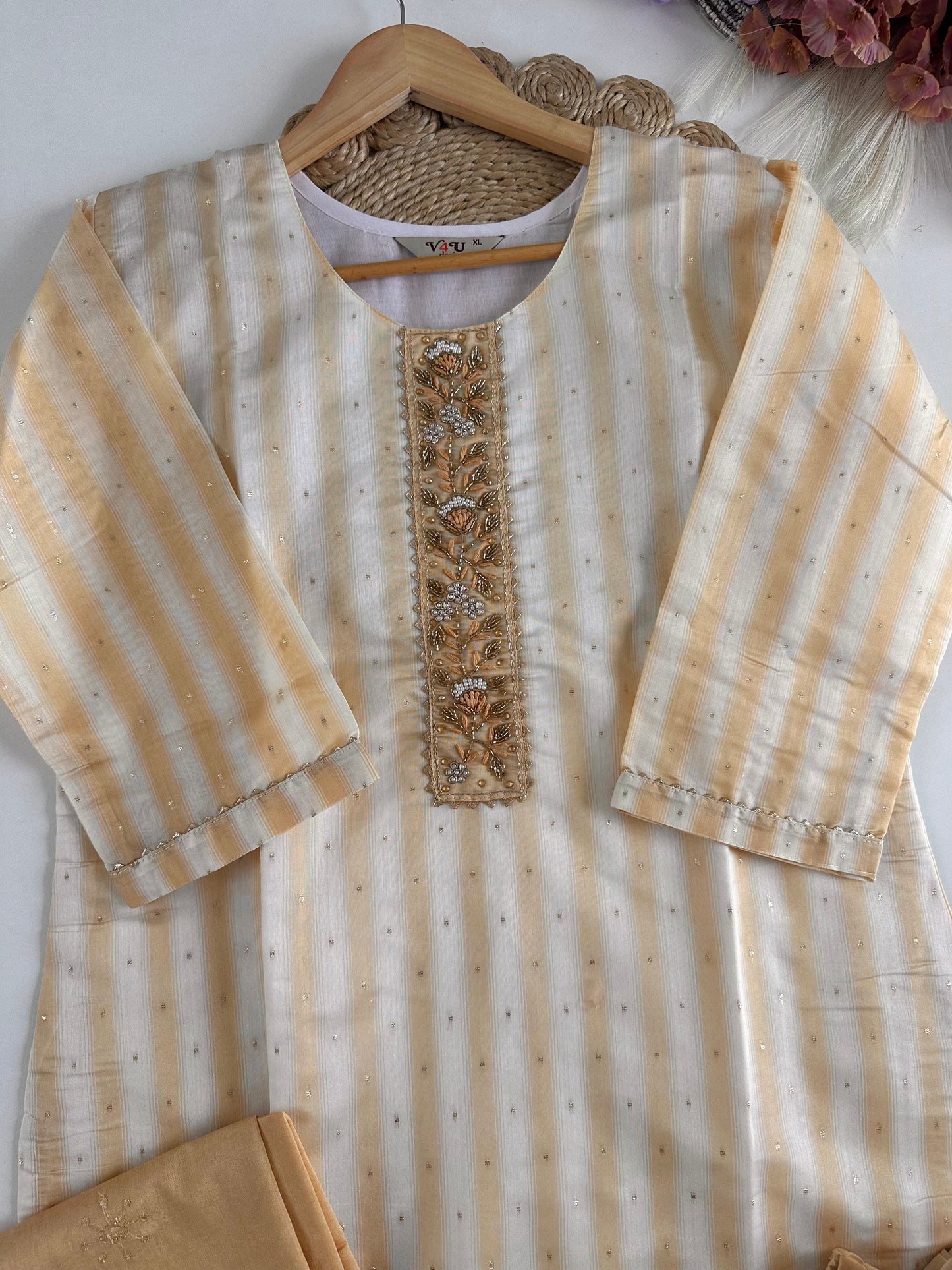 D210 - Muslin silk straight kurti with pants and dupatta