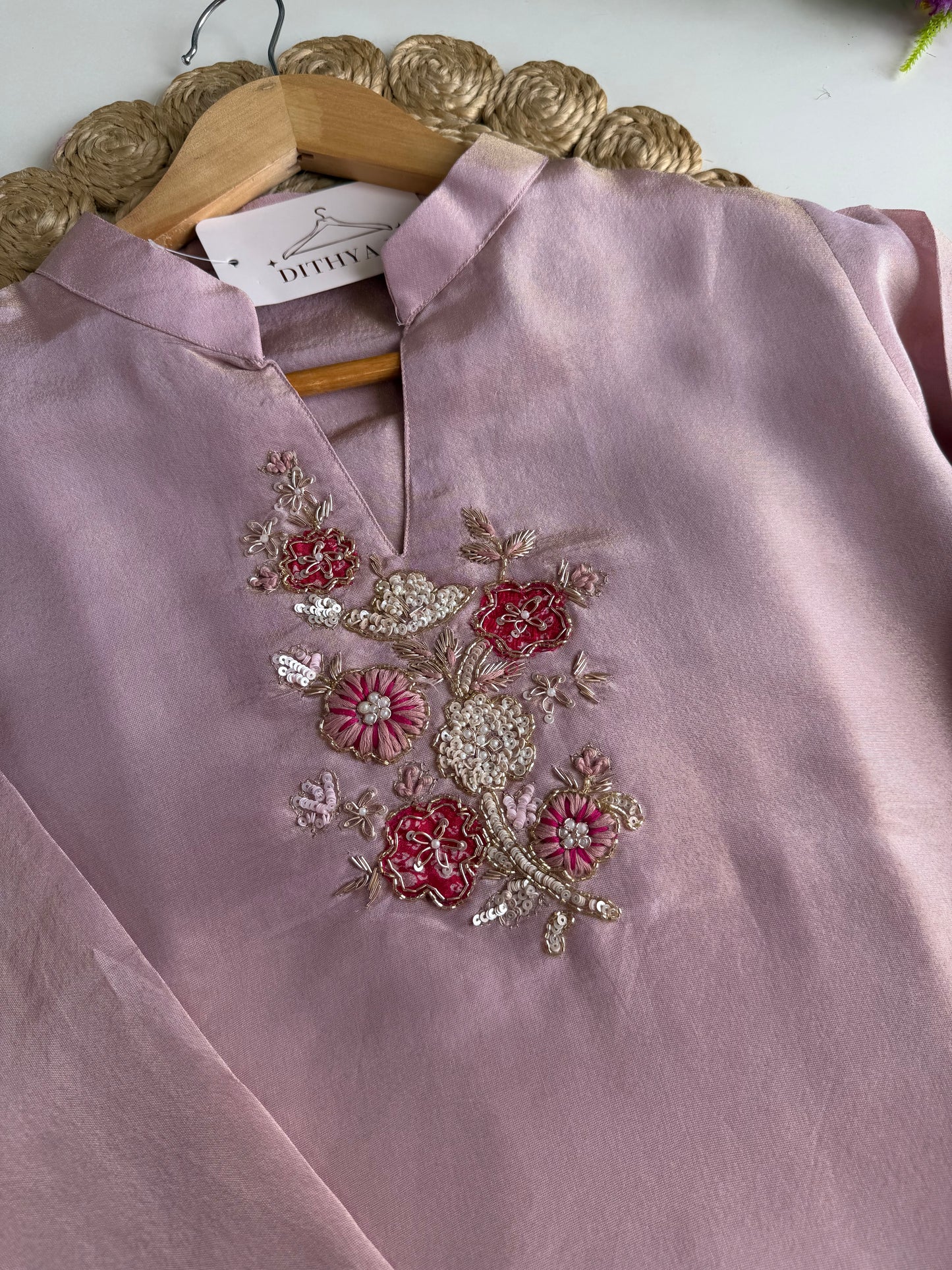 K559 - Tissue silk handwork coord set