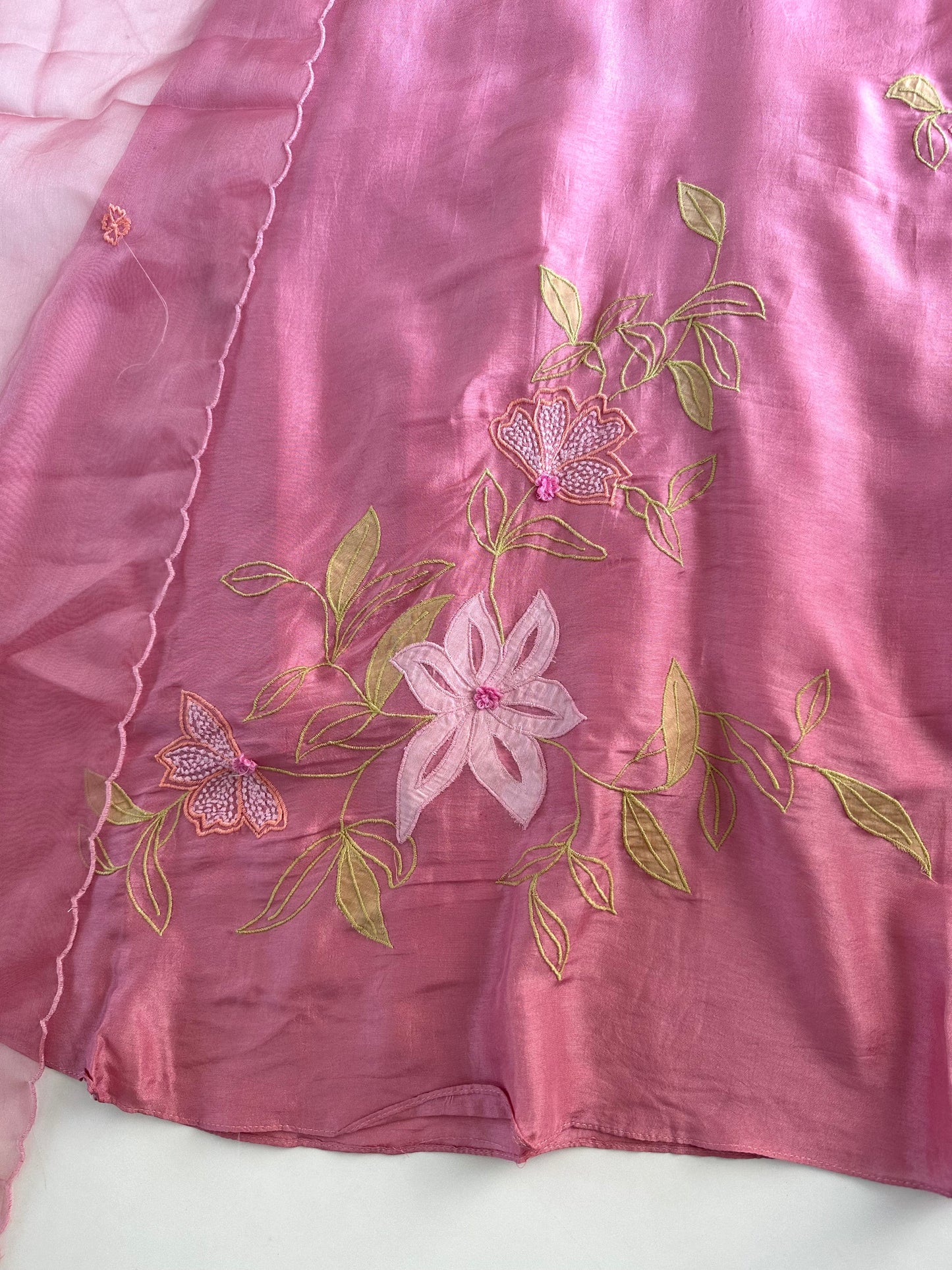 K360 - Mul Chanderi appliqué work Aline Kurti with pants and dupatta