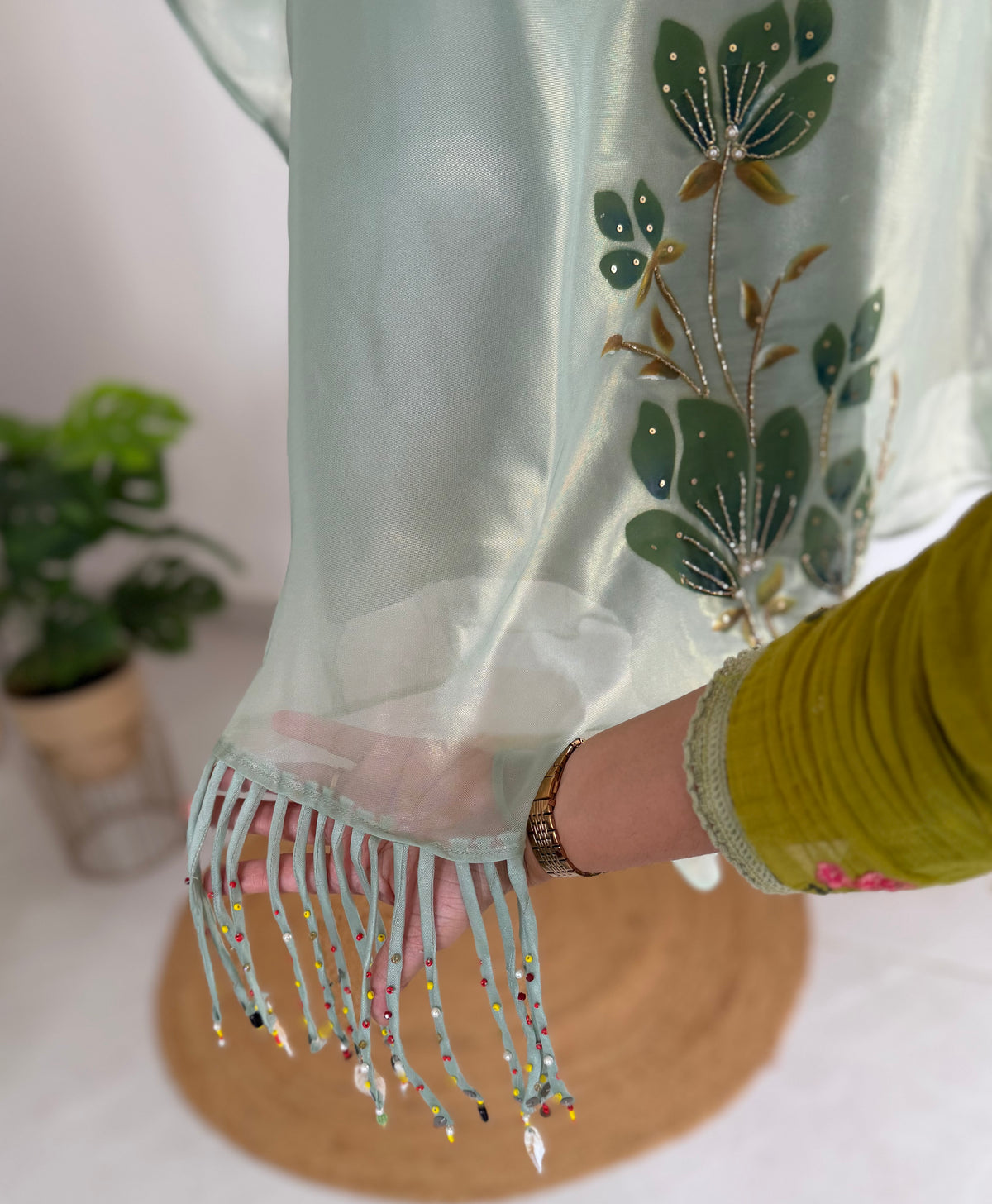 K570 - Tissue silk handwork coord set