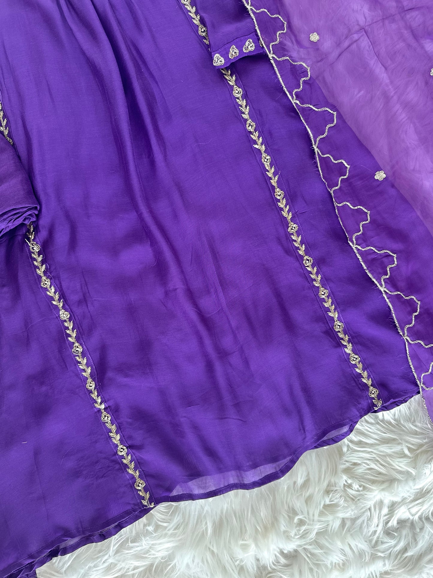 K259 - Mul Chanderi zardosi Aline Kurti with pants and dupatta