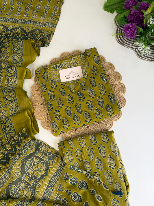 K547 - Mul cotton Straight Kurti with pants and dupatta