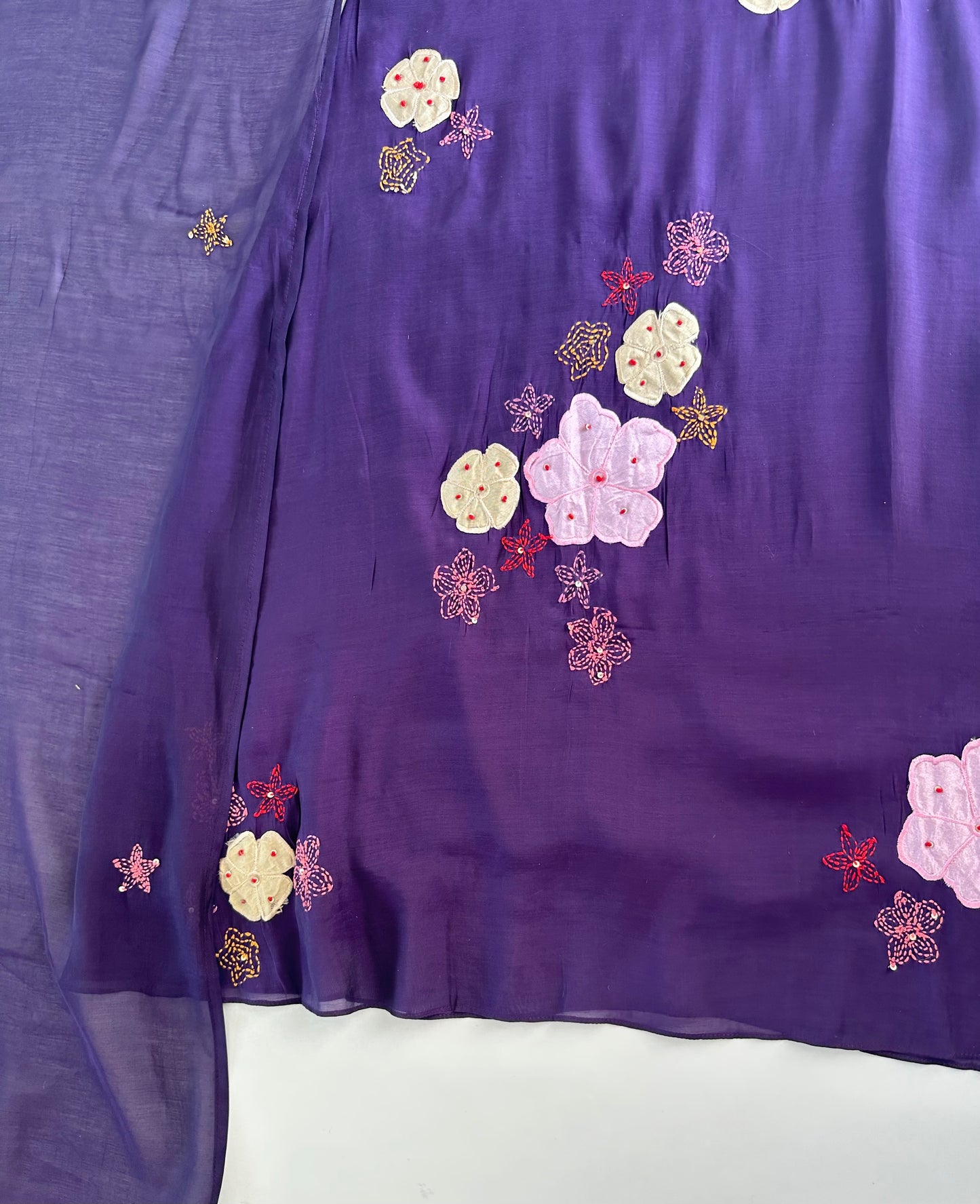 K092 - Mul Chanderi appliqué work Aline Kurti with pants and dupatta