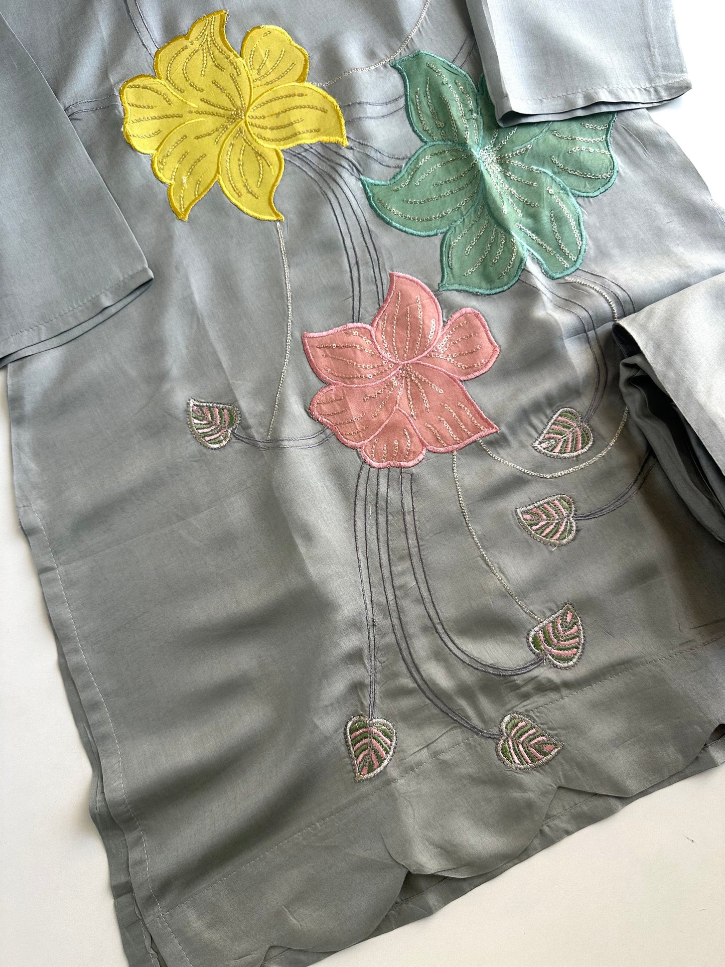 K354 - Pure muslin appliqué coord set