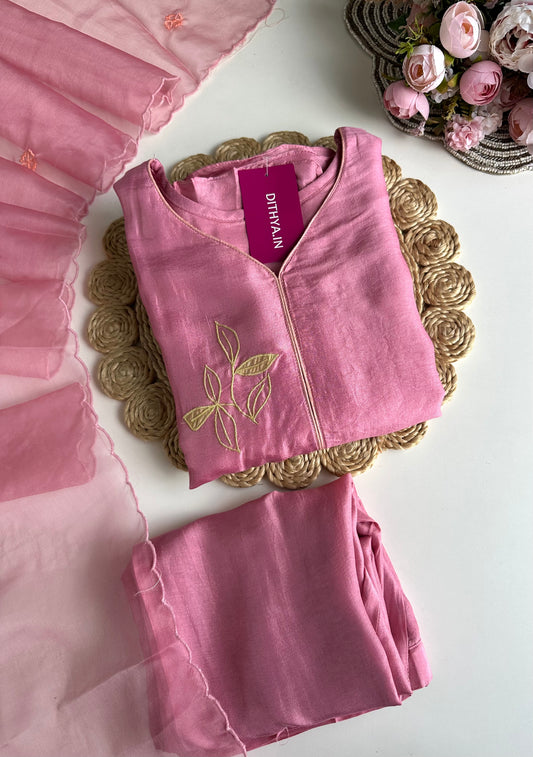 K360 - Mul Chanderi appliqué work Aline Kurti with pants and dupatta