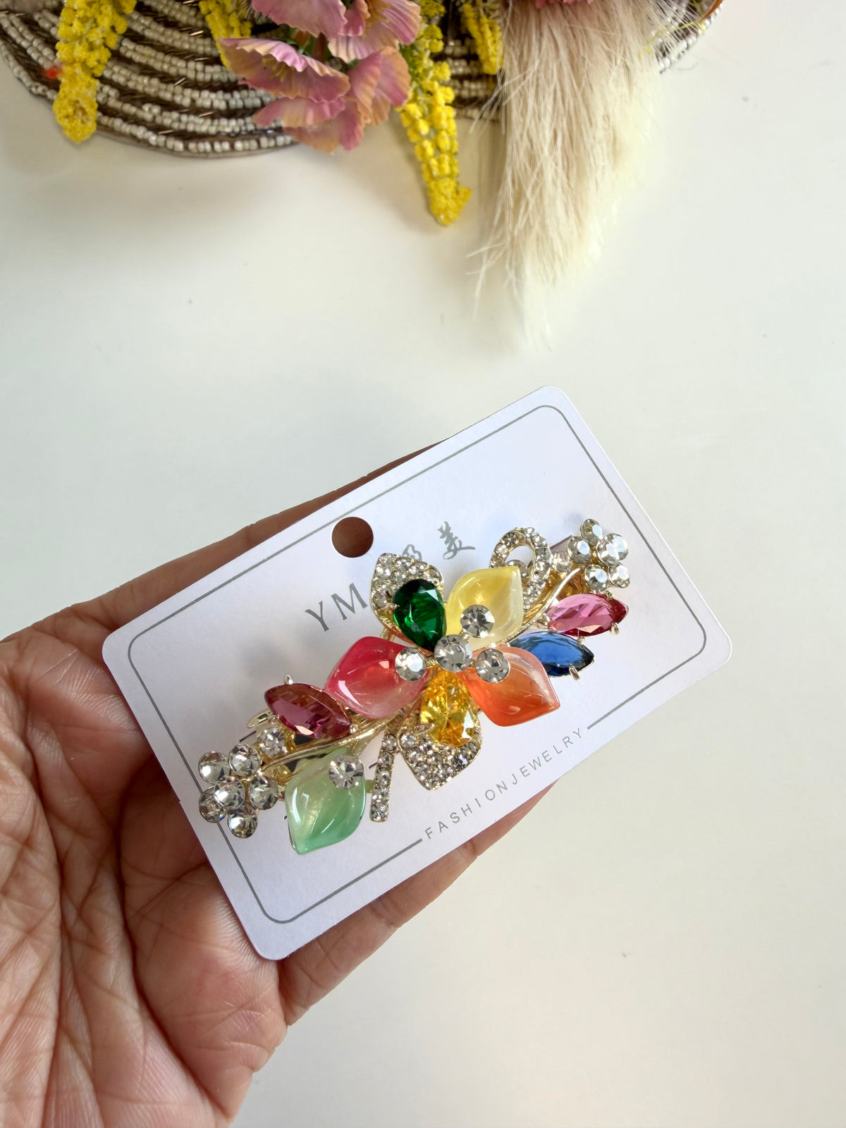 A047 – Designer-Haarspange mit Steinbesatz