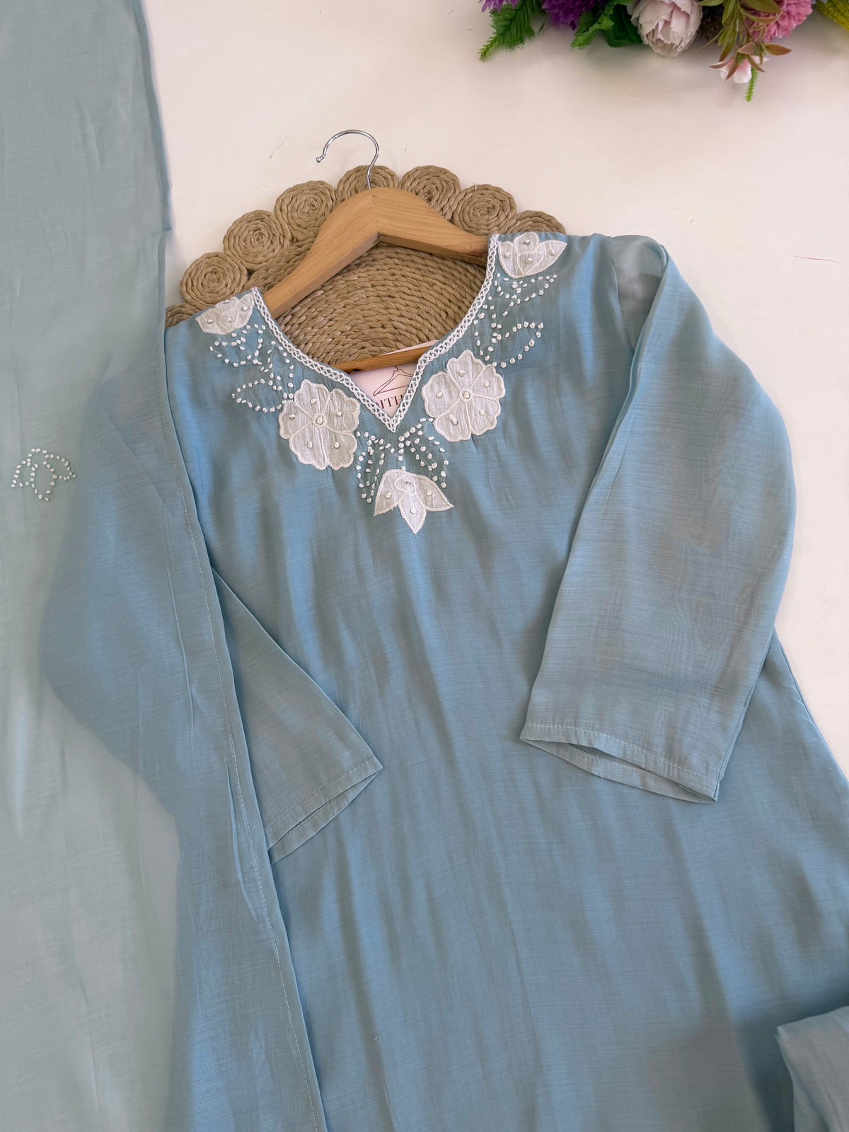K088 - Surat Mul chanderi appliqué embroidered straight Kurti with pants and dupatta