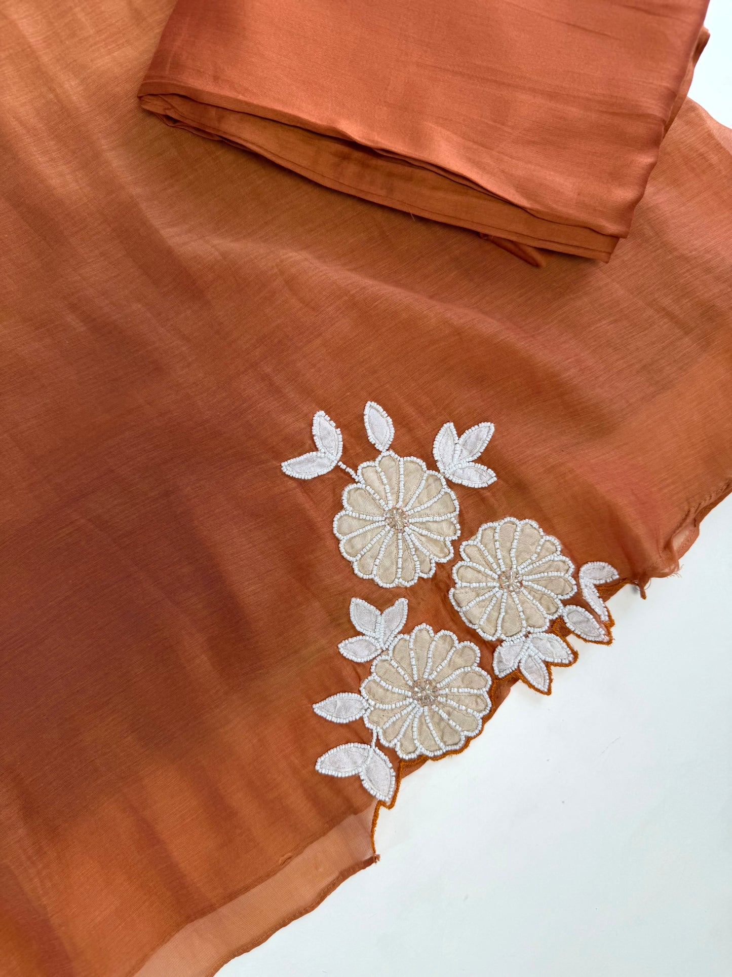 K564 - Mul chanderi appliqué work coord set