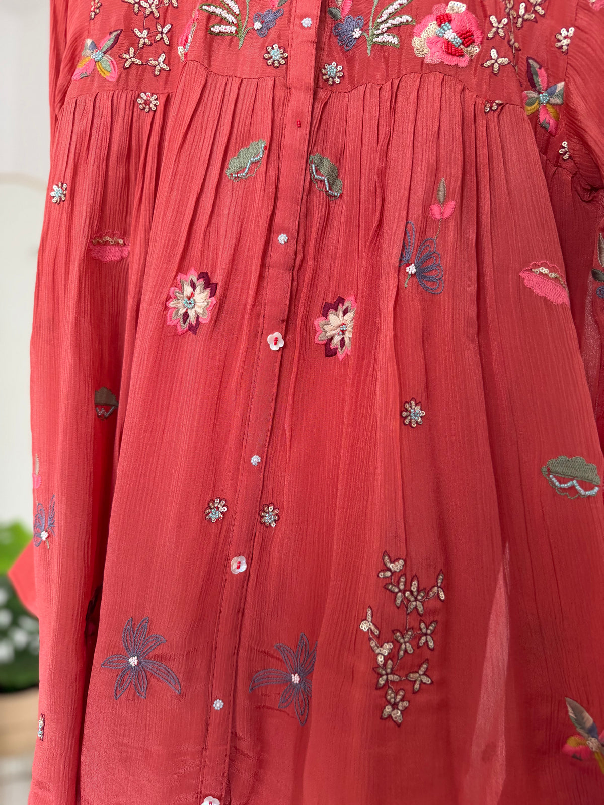 K085 - Handgearbeitetes florales Coord-Set aus reinem Chinnon in 2 Farben