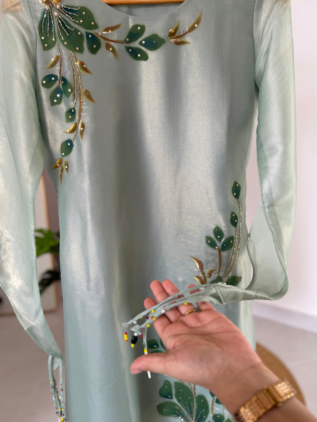 K570 - Tissue silk handwork coord set