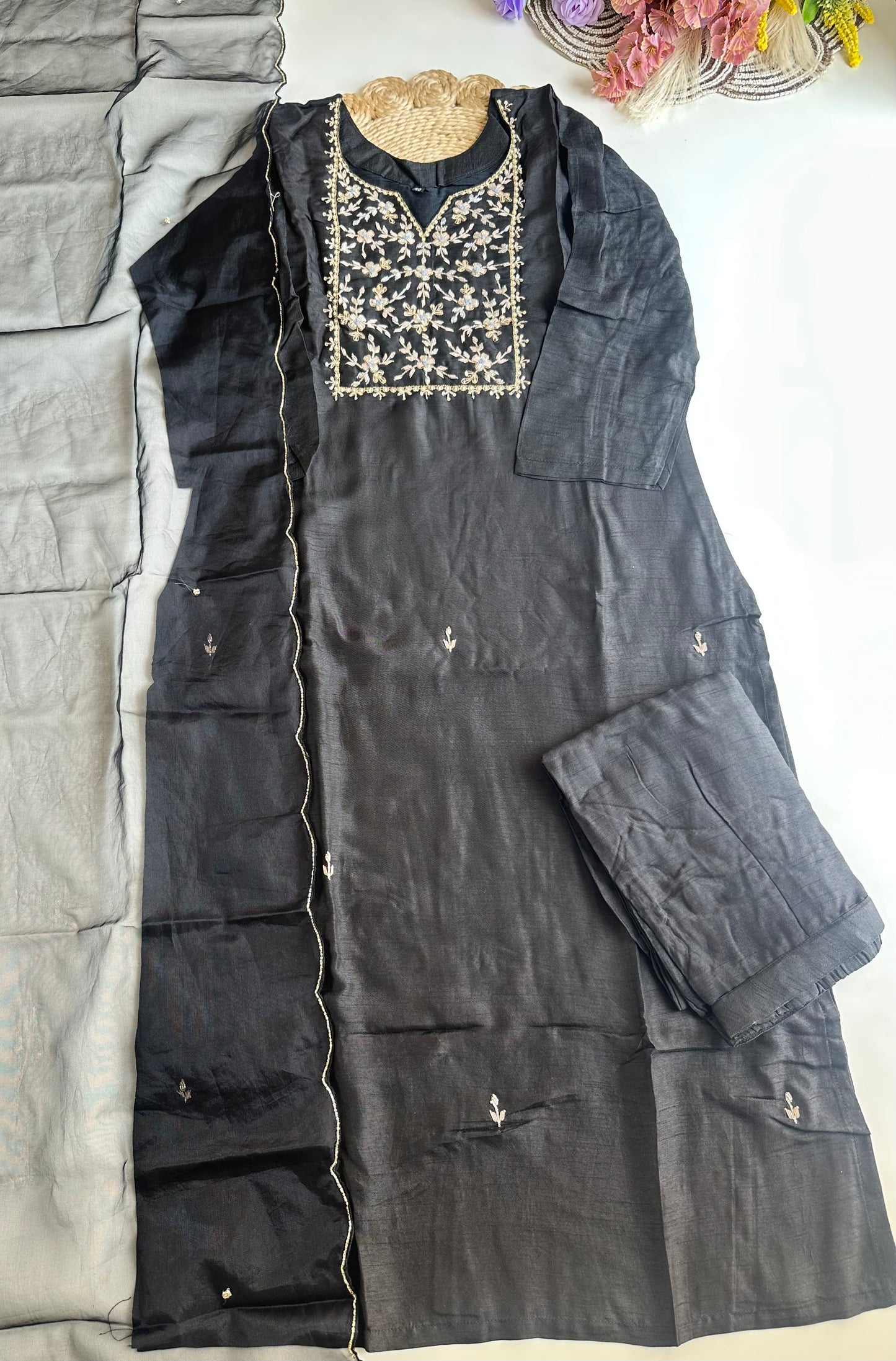 D320 - Dola silk straight kurti with pants and dupatta