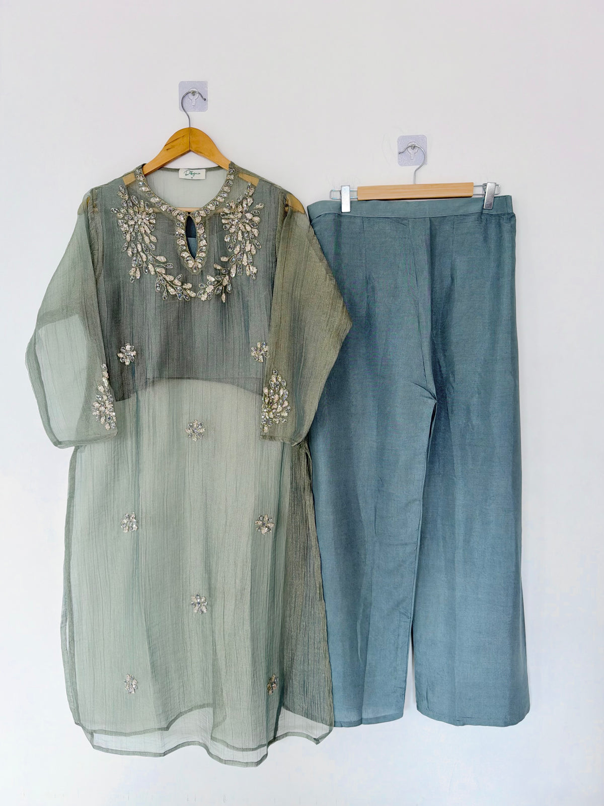 K233 - Crush tissue handwork coord set