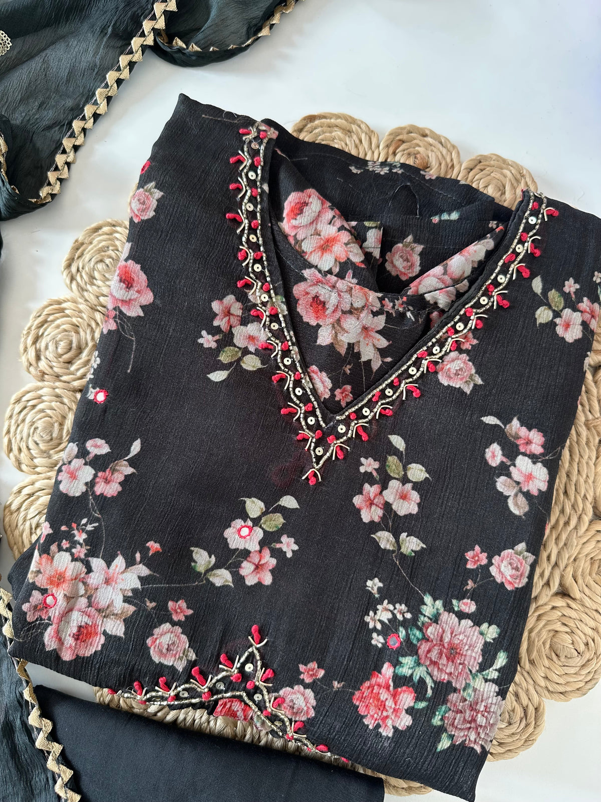 D123 - Chinnon Alia Cut Anarkali mit Hose und Dupatta