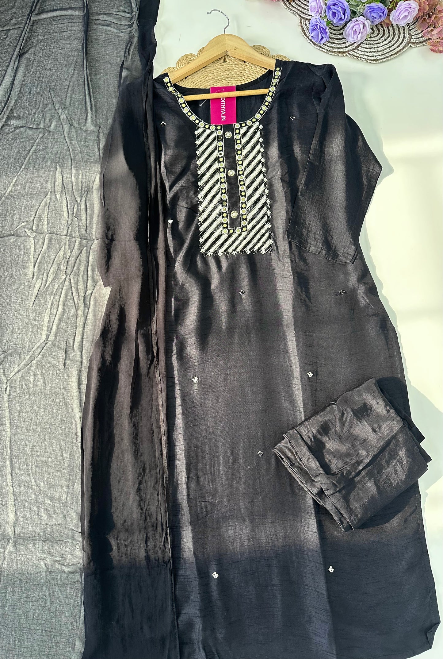 D079 -Dola silk straight kurti with pants and dupatta
