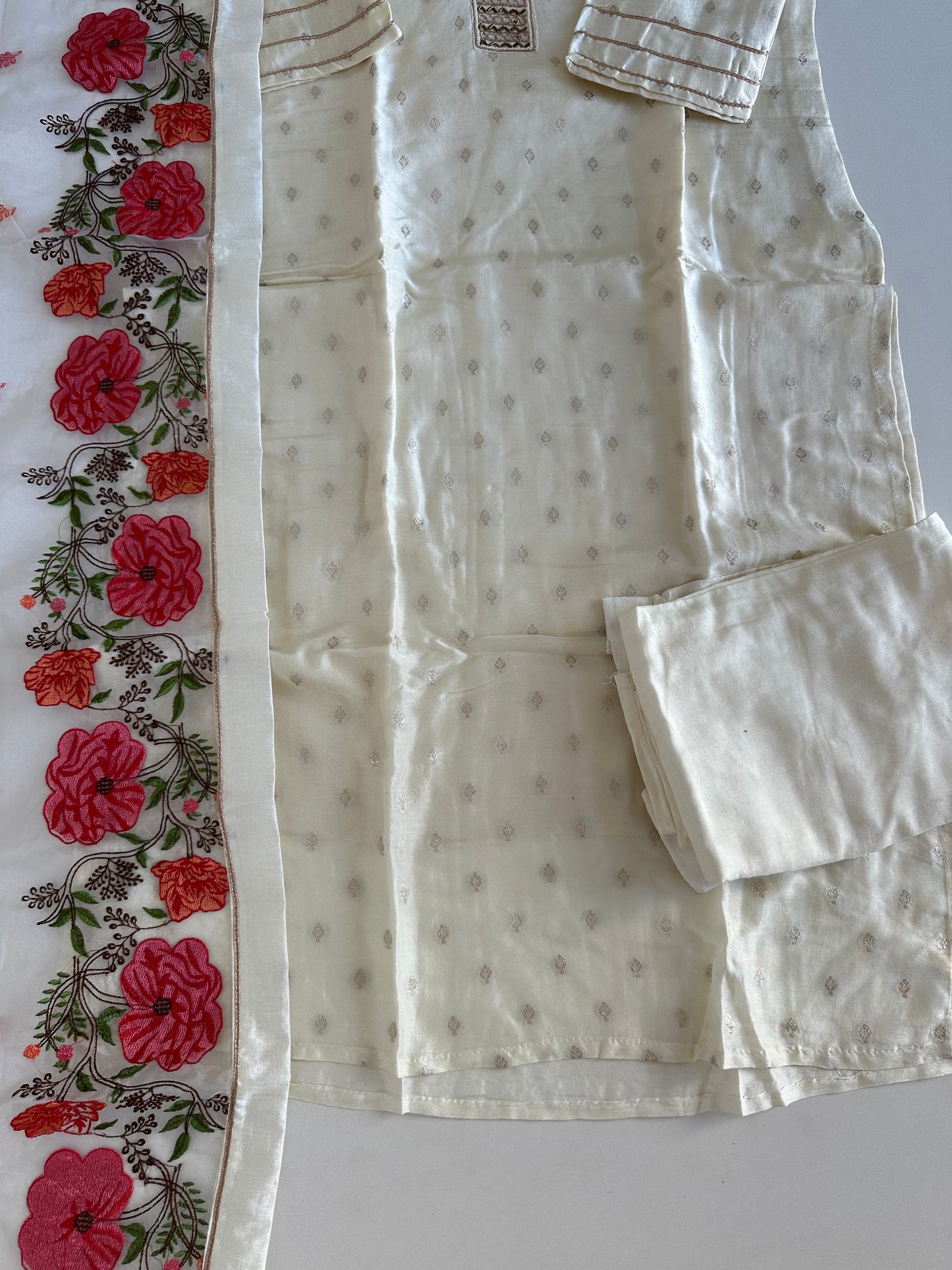 D368- Dola silk straight kurti with pants and dupatta
