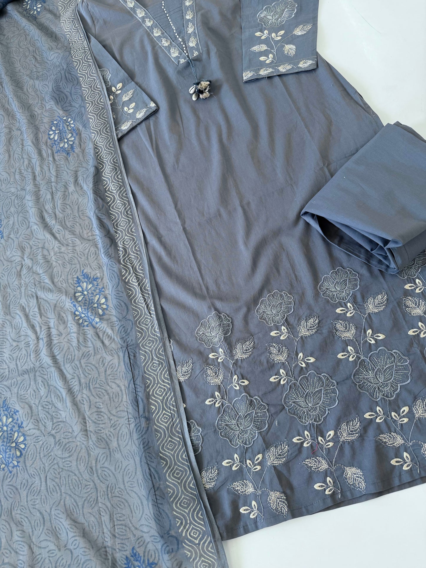 K626 - Mul cotton embroidered straight Kurti with pants and dupatta