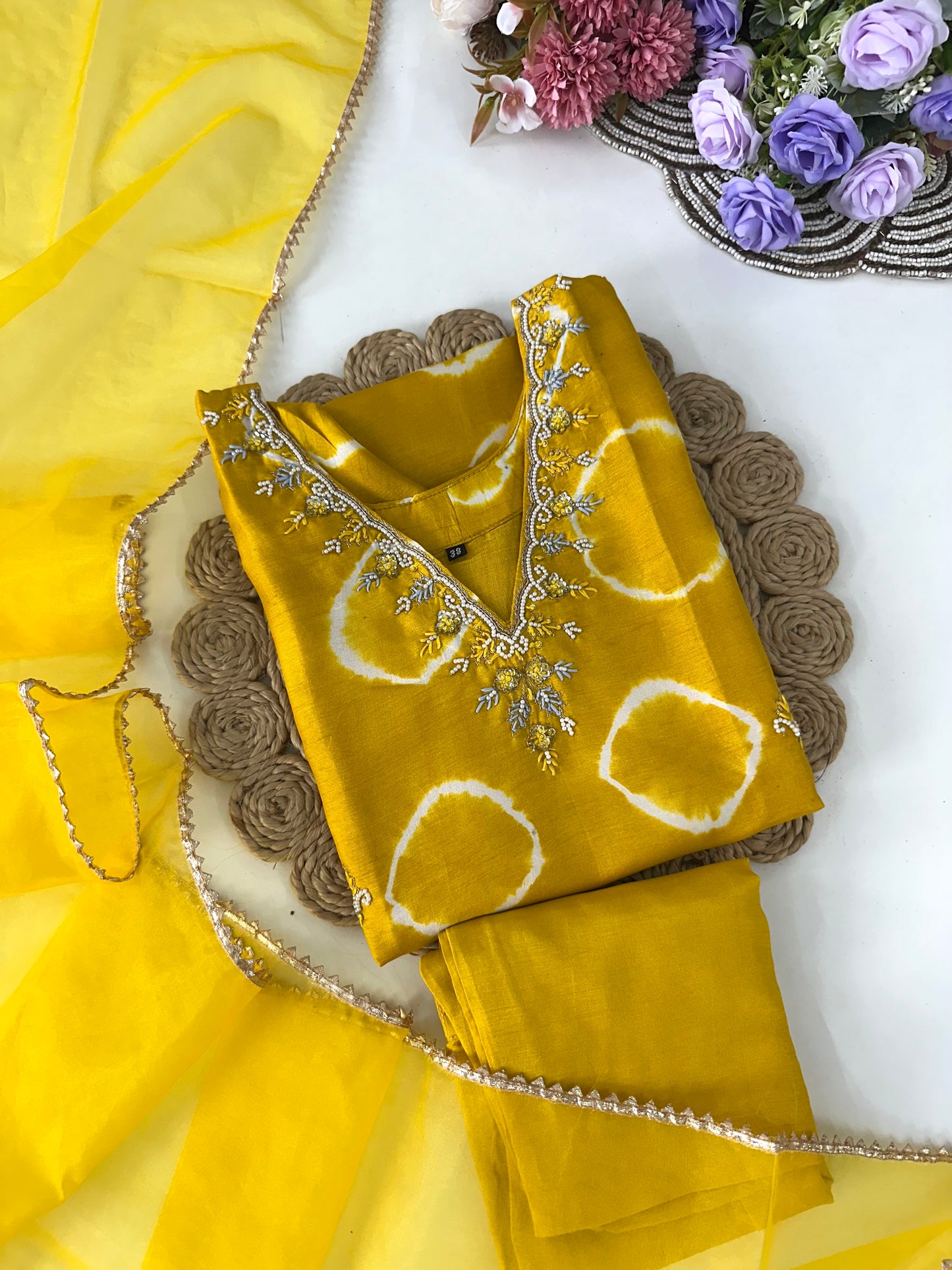 D083 -Dola silk straight kurti with pants and dupatta