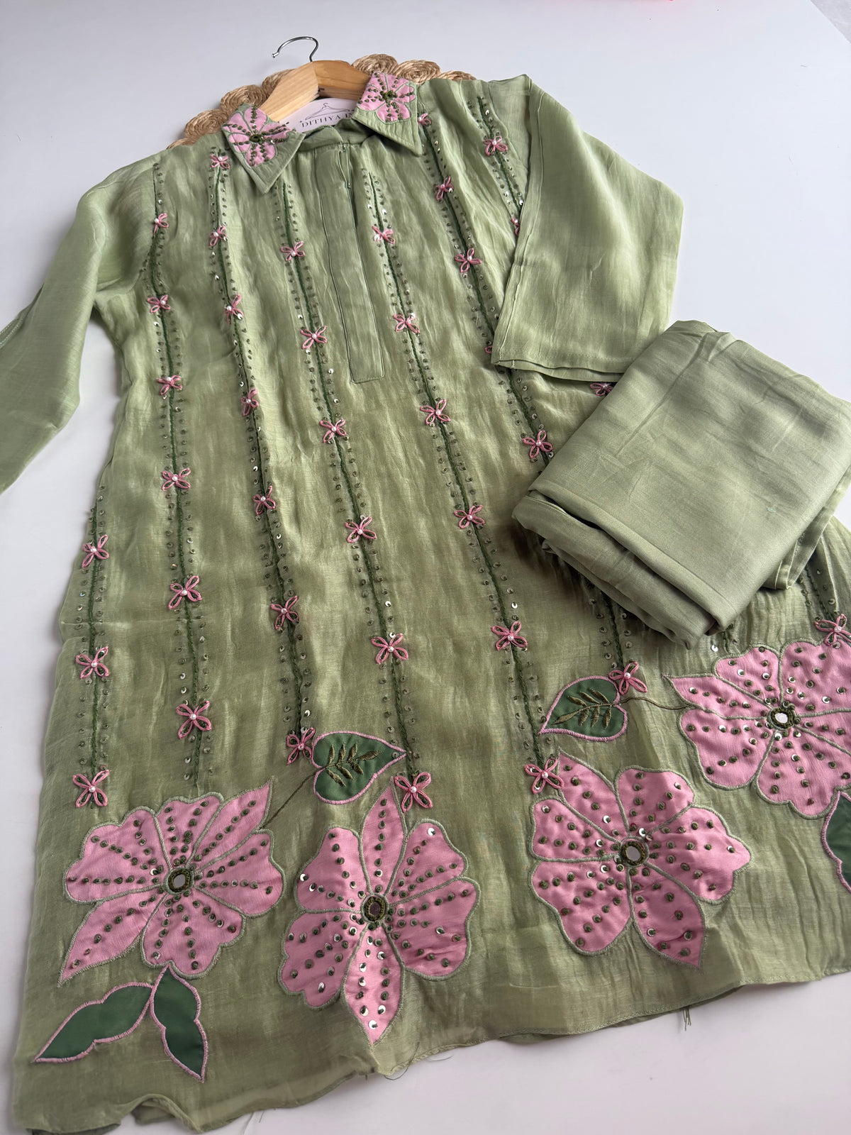K693 - Mul chanderi embroidered coord set