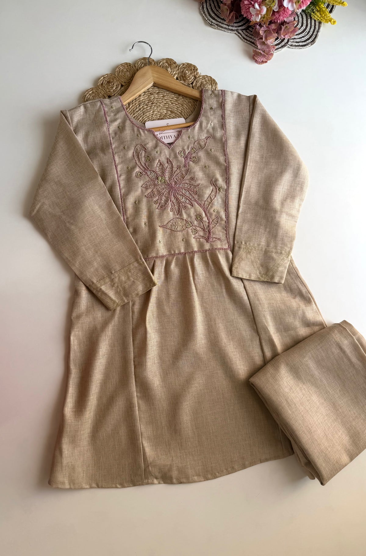 K270 – Leinen-Baumwoll-Set in Handarbeit