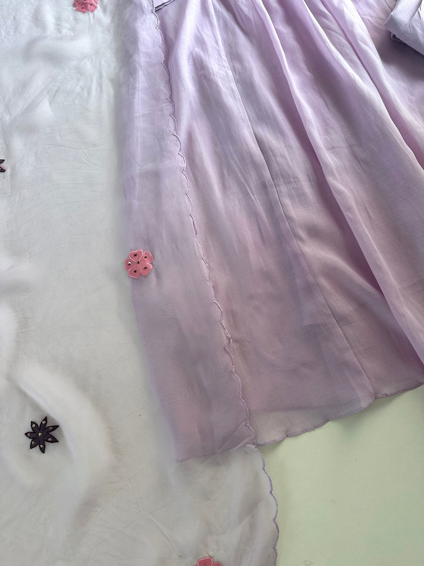 K082 - Mul Chanderi appliqué work Aline Kurti with pants and dupatta