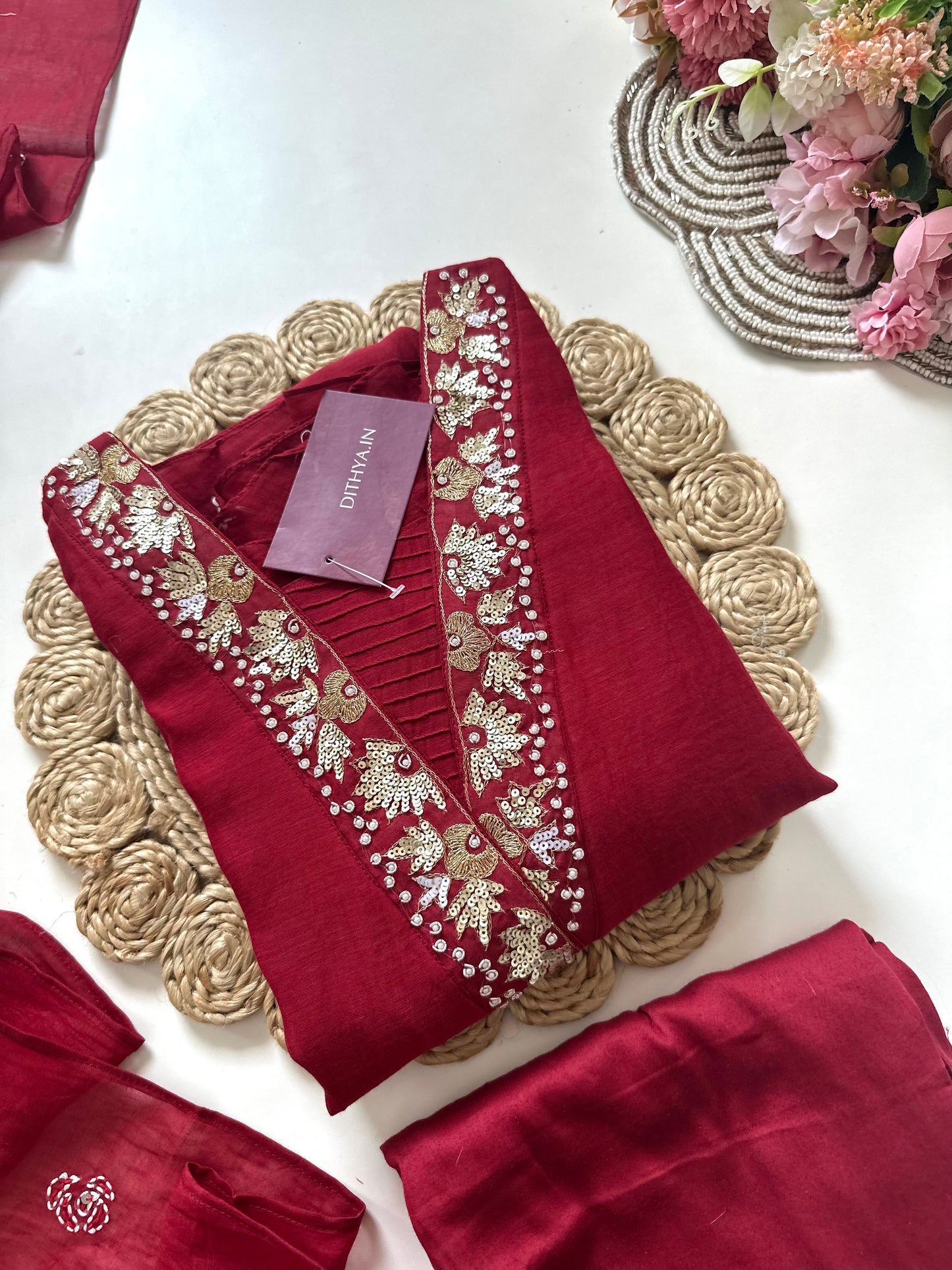 K003 – A-Linien-Kurti aus Mul-Chanderi mit Handarbeit, Hose und Dupatta in 4 Farben