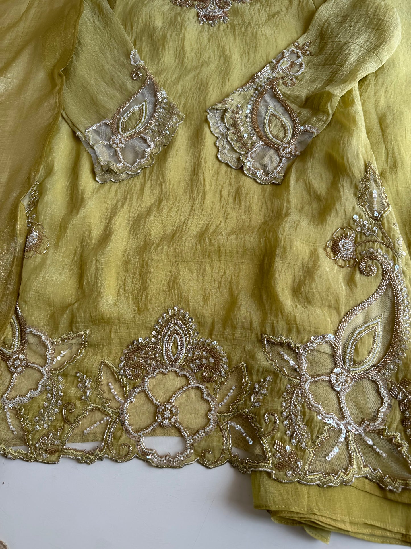 K021 - Crush tissue handwork short Kurti with divider pants and dupatta