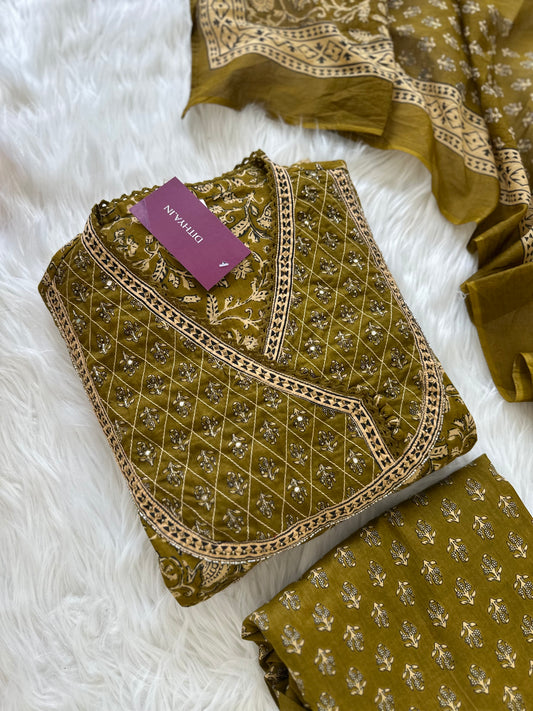 K055 - Baumwoll-Anarkali in Handarbeit mit Hose und Dupatta in 2 Farben