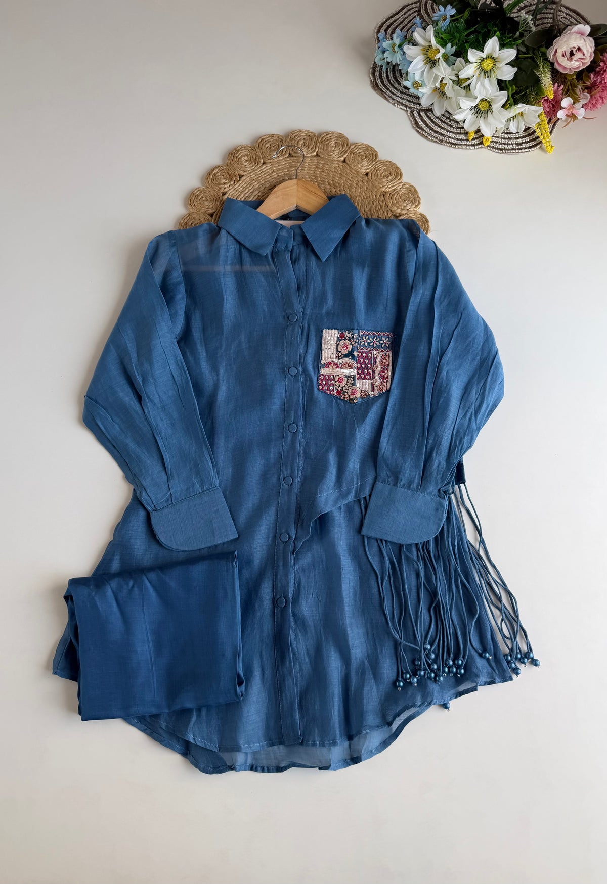 K053 - Mul-Chanderi-Koordinationsset mit Handarbeit
