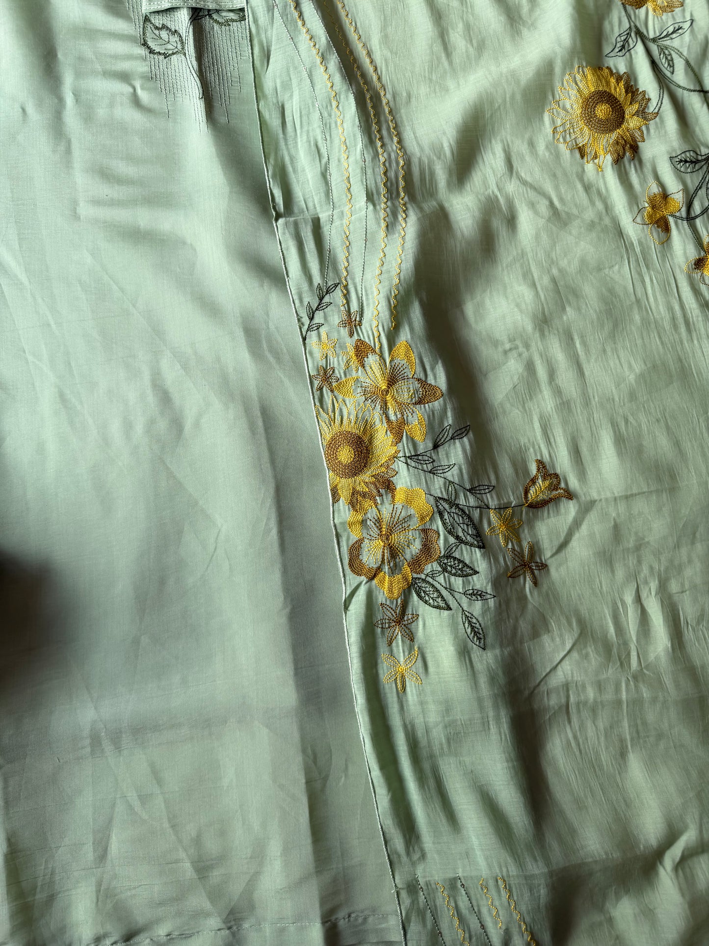 K702 - Surat Mul chanderi embroidered straight Kurti with pants and dupatta in 2 colours