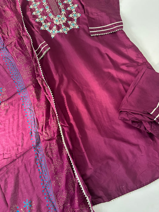 D306 - Roman silk straight kurti with pants and dupatta