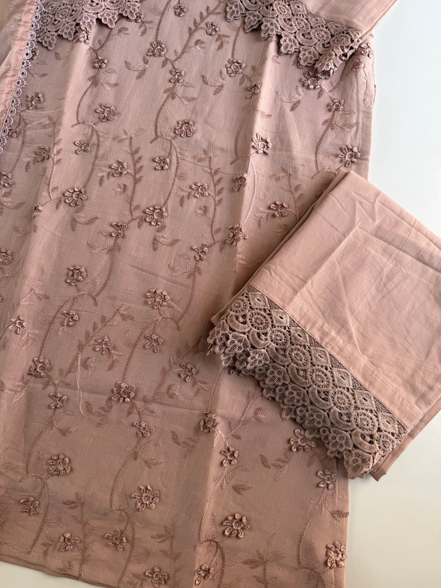 K551 - Mul chanderi 3D embroidered straight Kurti with pants and dupatta