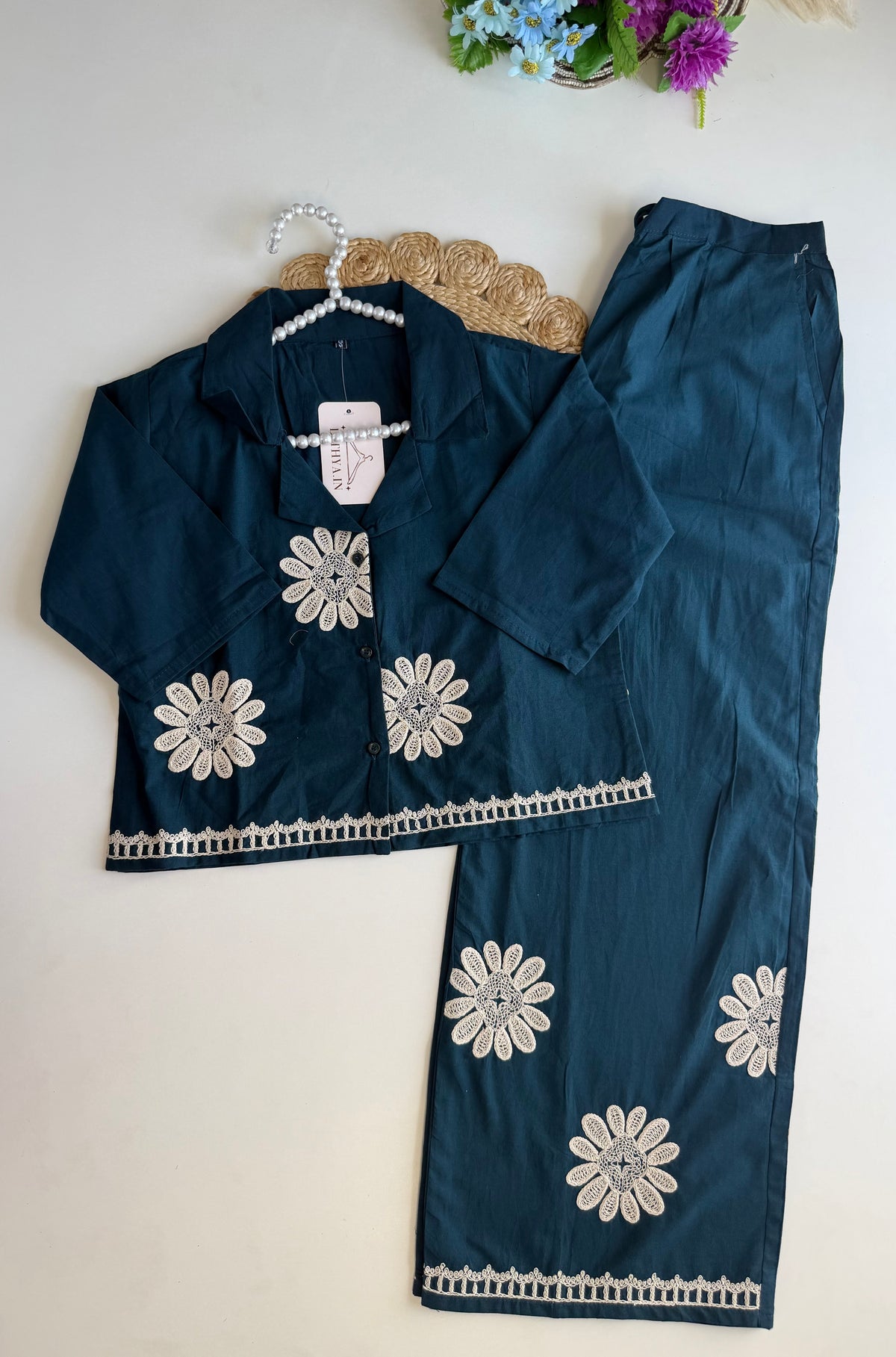 K576 - Besticktes Coord-Set aus Mul-Baumwolle