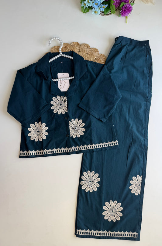 K576 - Besticktes Coord-Set aus Mul-Baumwolle