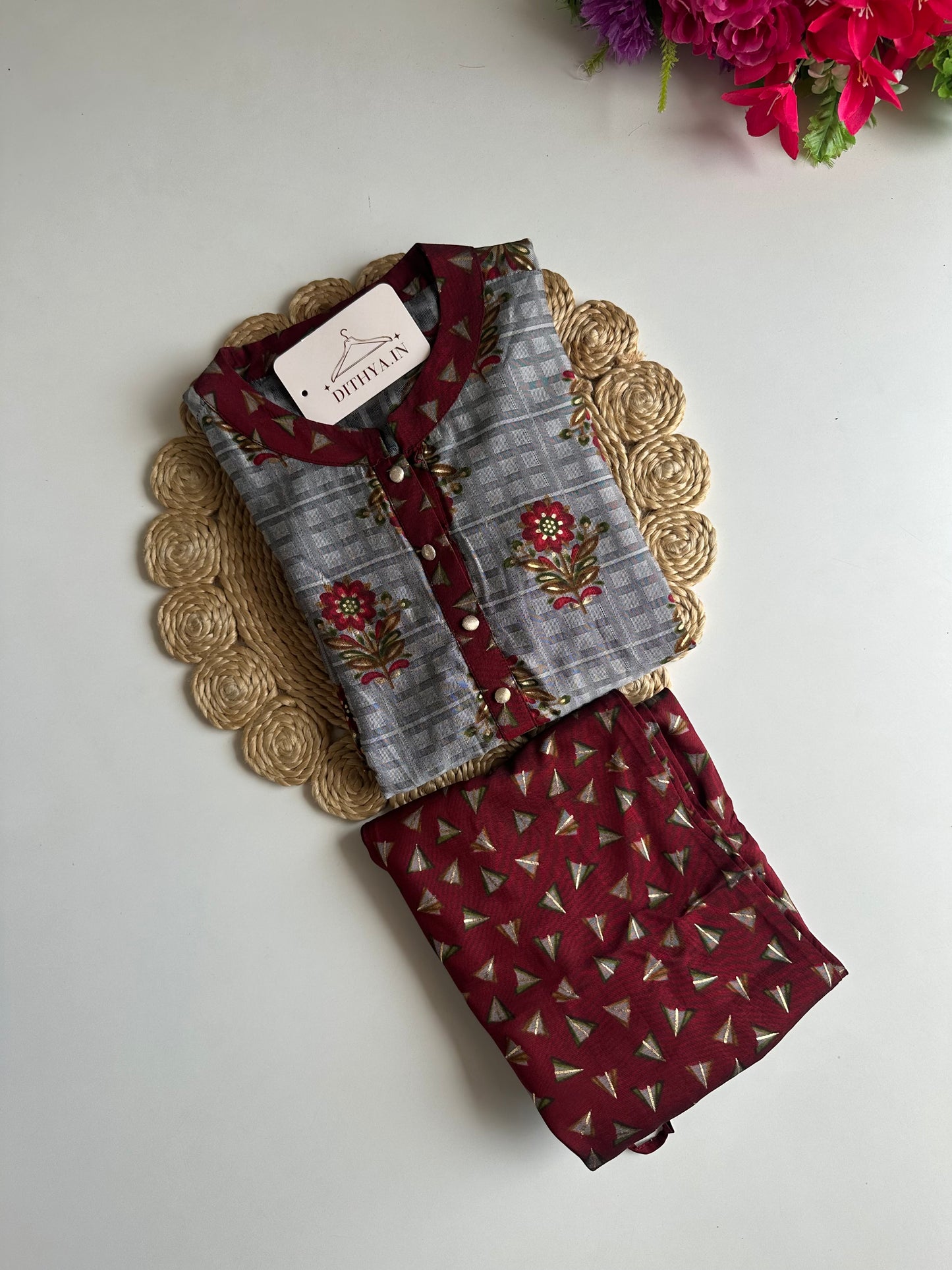D536 - Muslin Straight Kurti with Pants