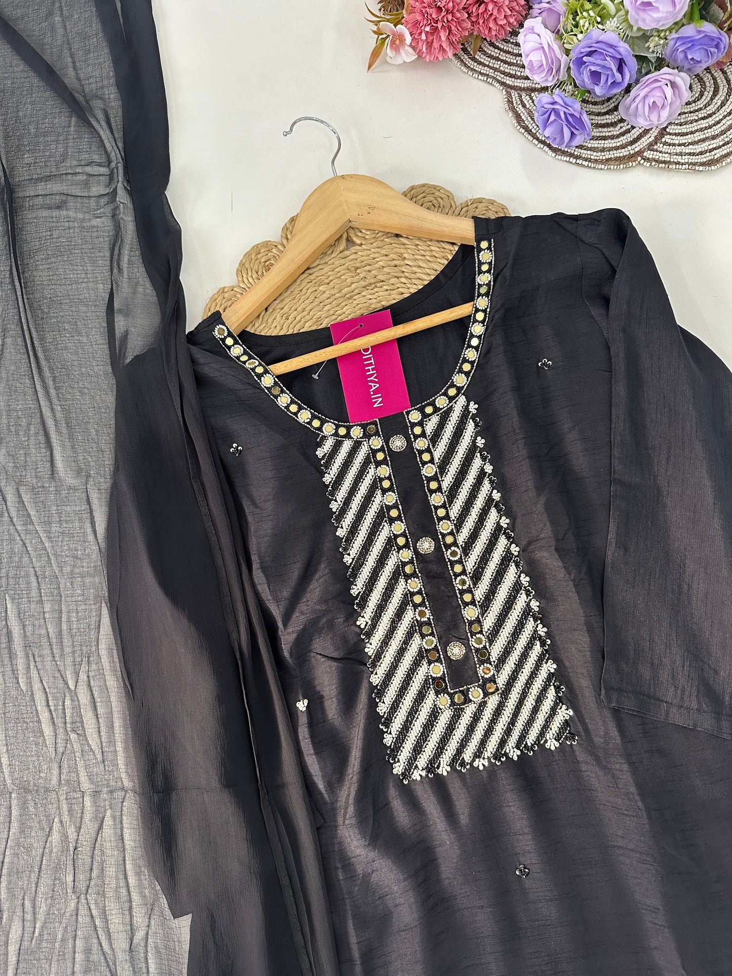 D079 -Dola silk straight kurti with pants and dupatta