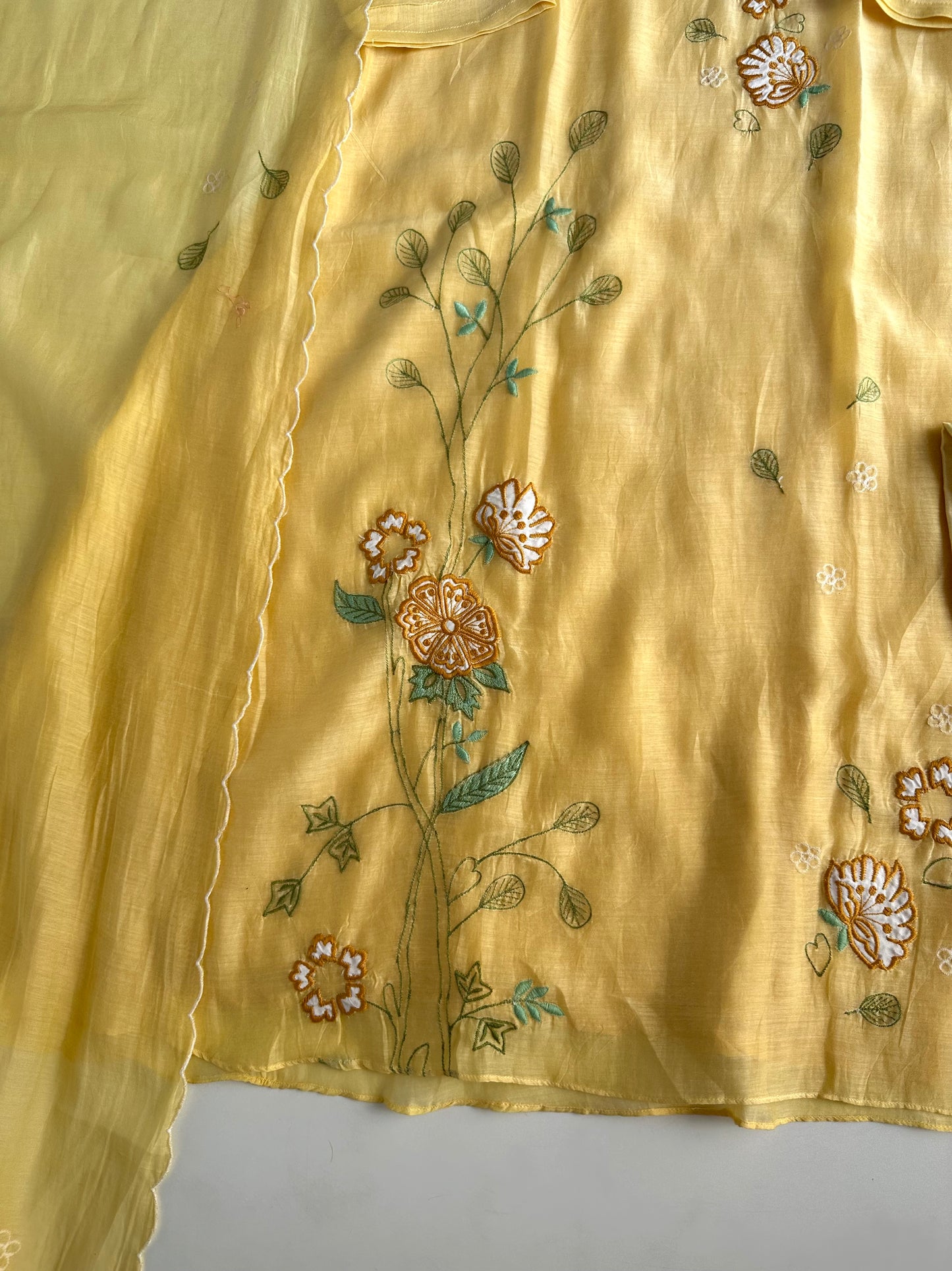 K086 - Mul Chanderi Appliqué work Aline Kurti with pants and dupatta