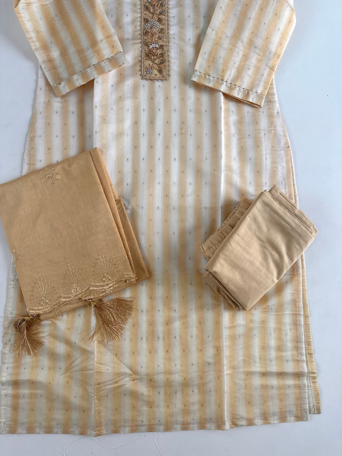D210 - Muslin silk straight kurti with pants and dupatta